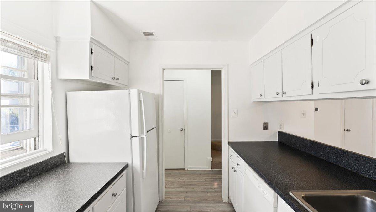 THE MEADOWS - Residential Lease