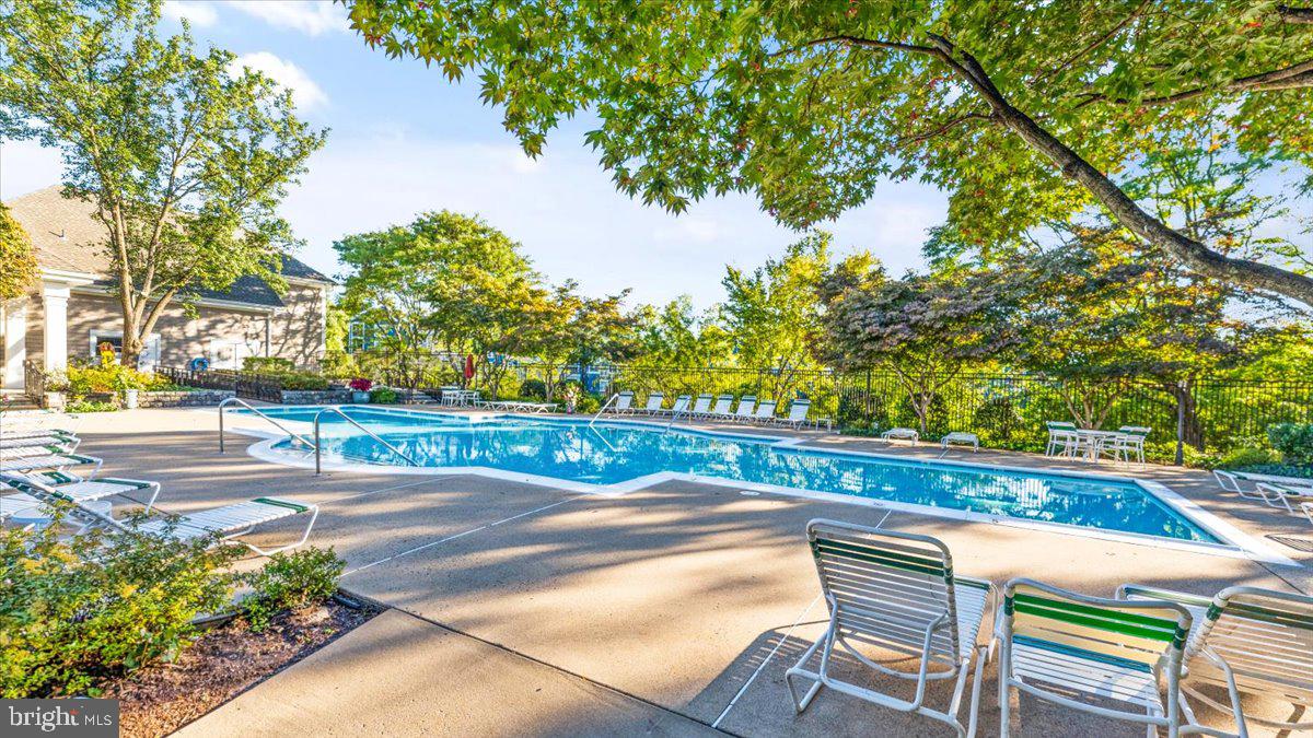 THE MEADOWS - Residential Lease