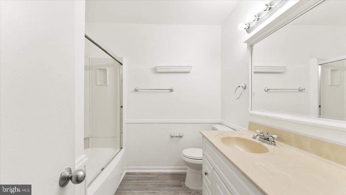 THE MEADOWS - Residential Lease