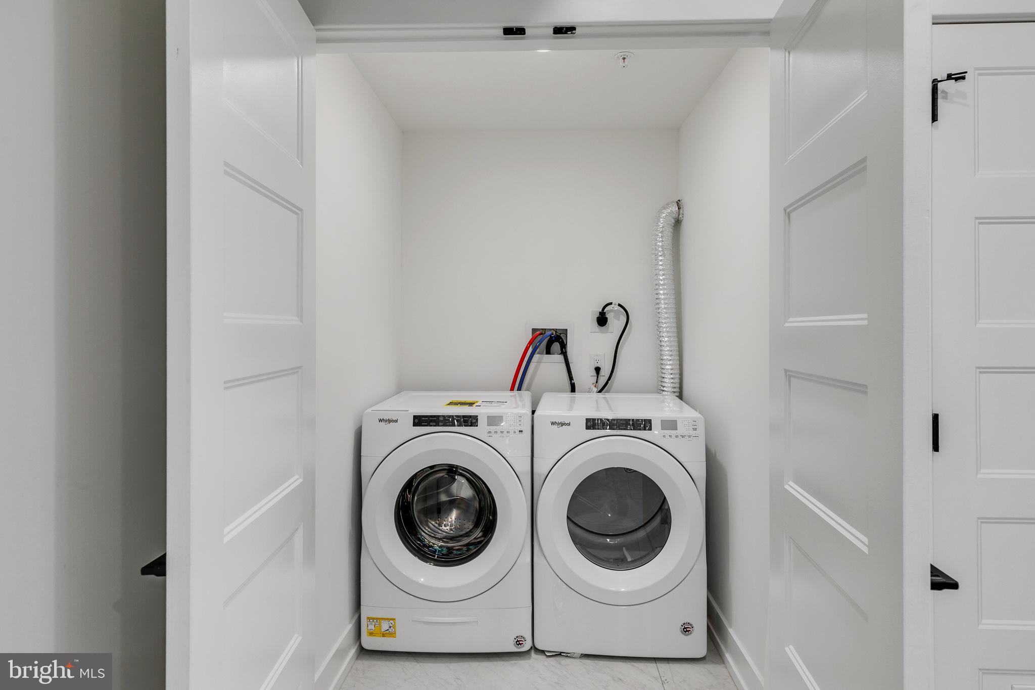 FAIRMOUNT - Residential Lease