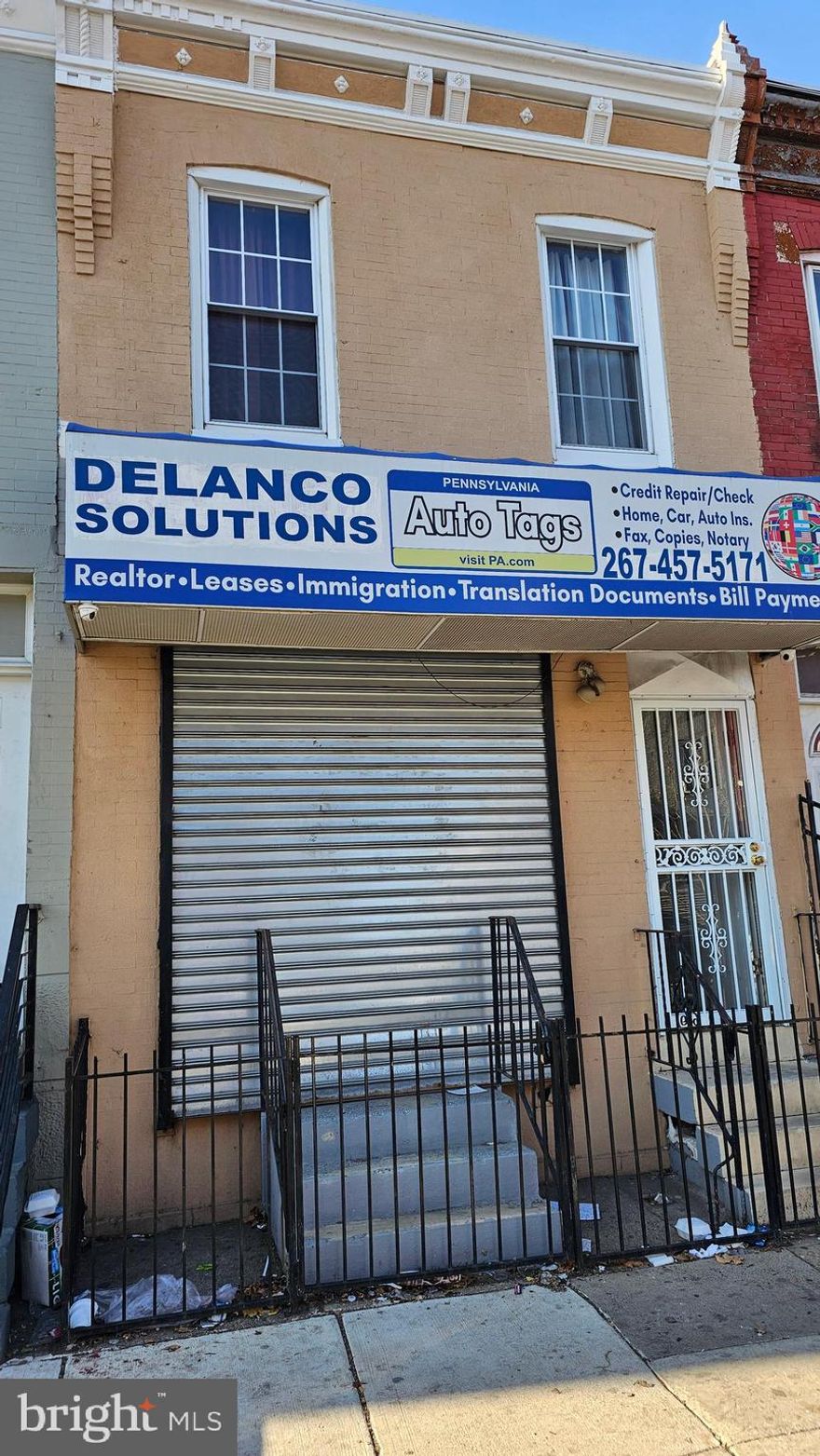 Mixed use property in the business corridor of Front Street.
Featuring at the main level , office  / retail space having a full basement providing lots of storage space.
At the second floor, a residential one bedroom apartment currently occupied by a tenant.
Great business opportunity .