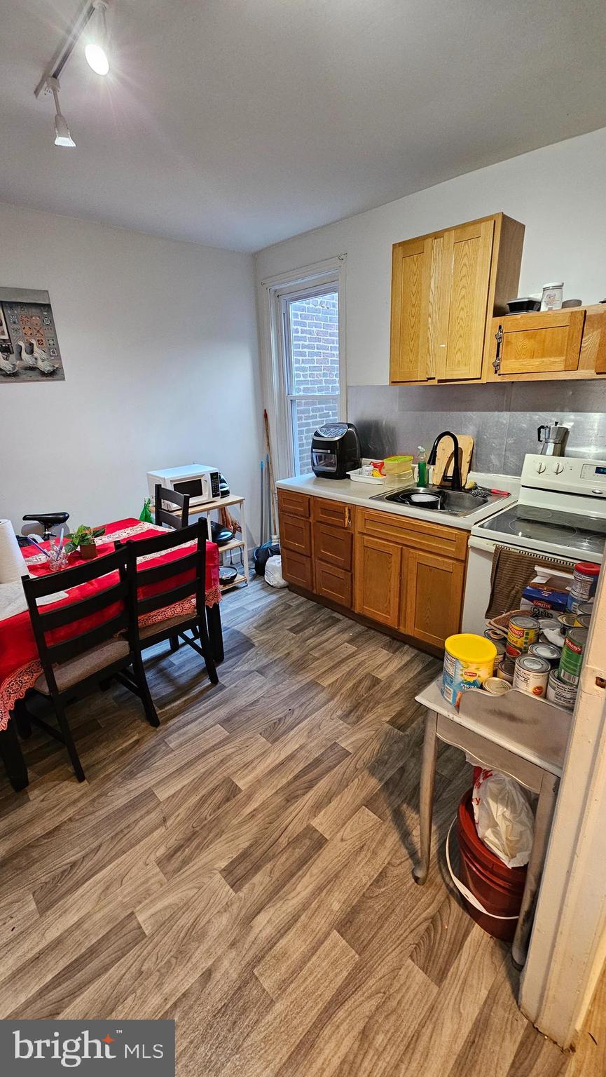FAIRHILL - Commercial Sale