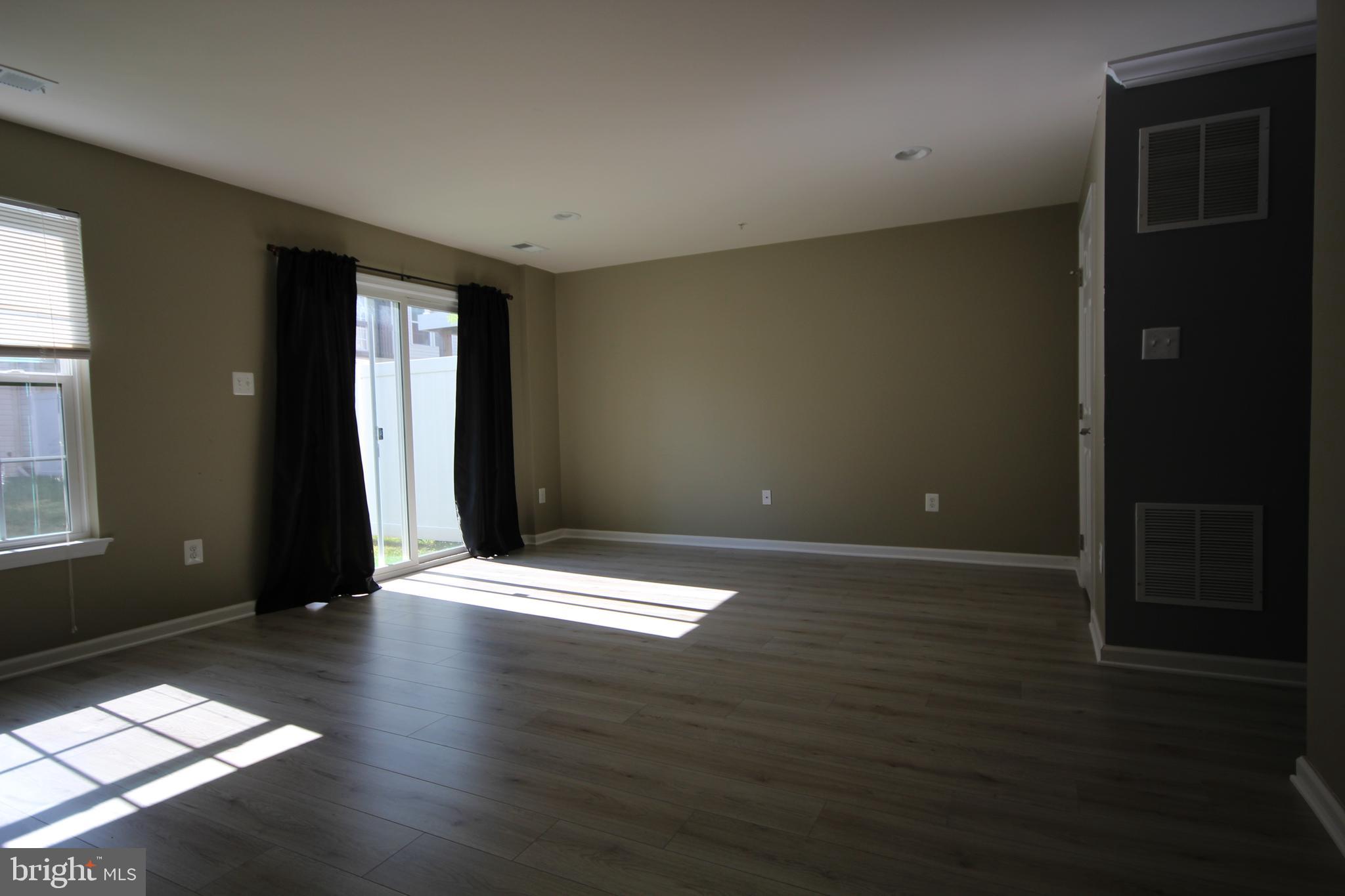 PINE RIDGE CROSSING - Residential