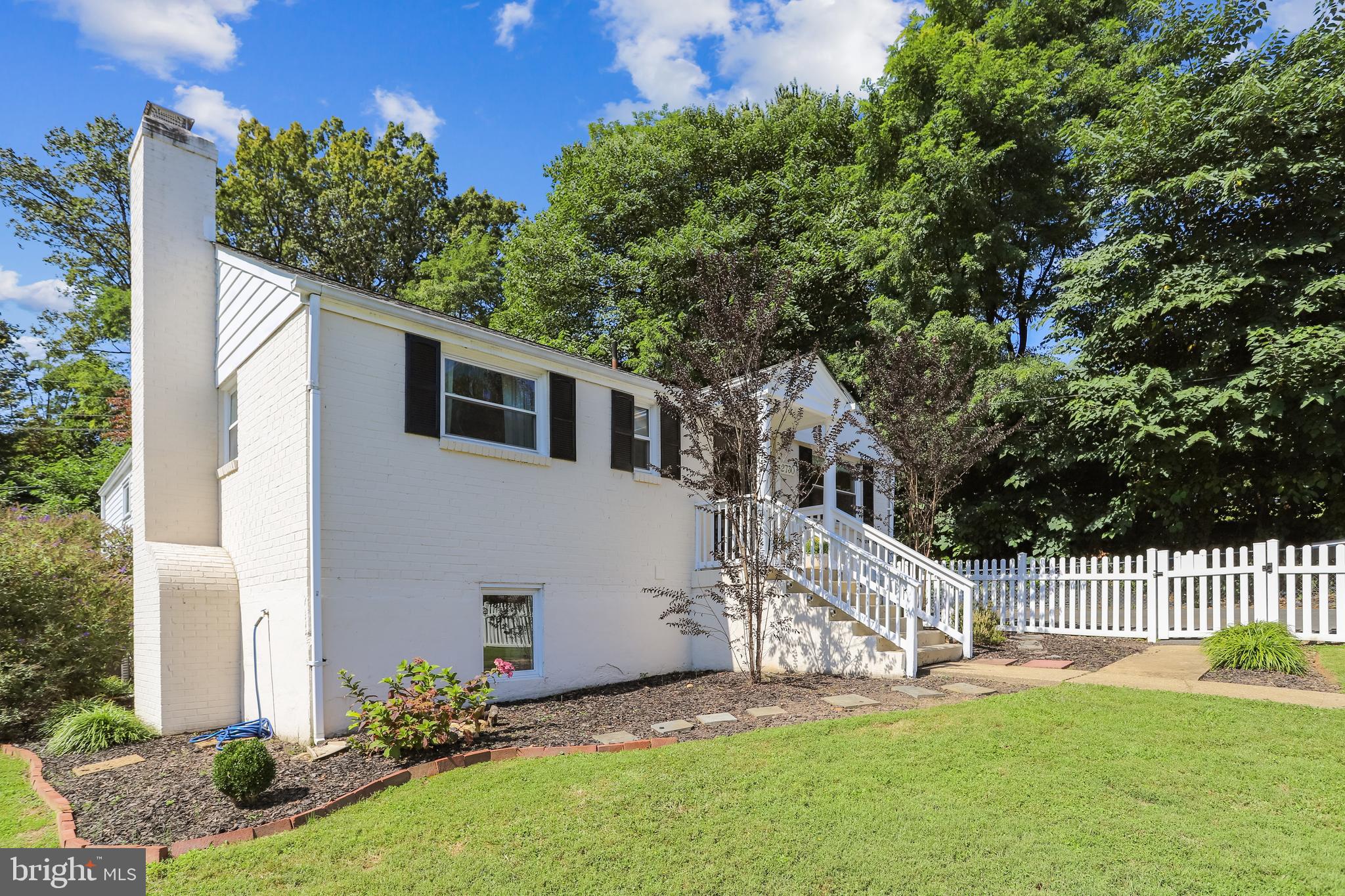 DONNA LEE GARDENS - Residential