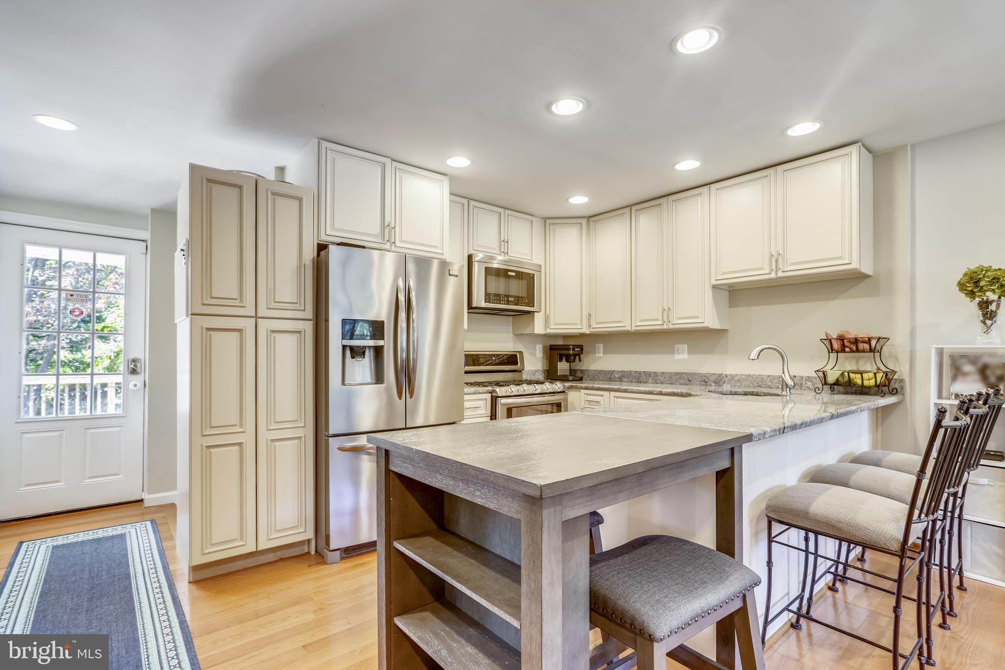 DONNA LEE GARDENS - Residential