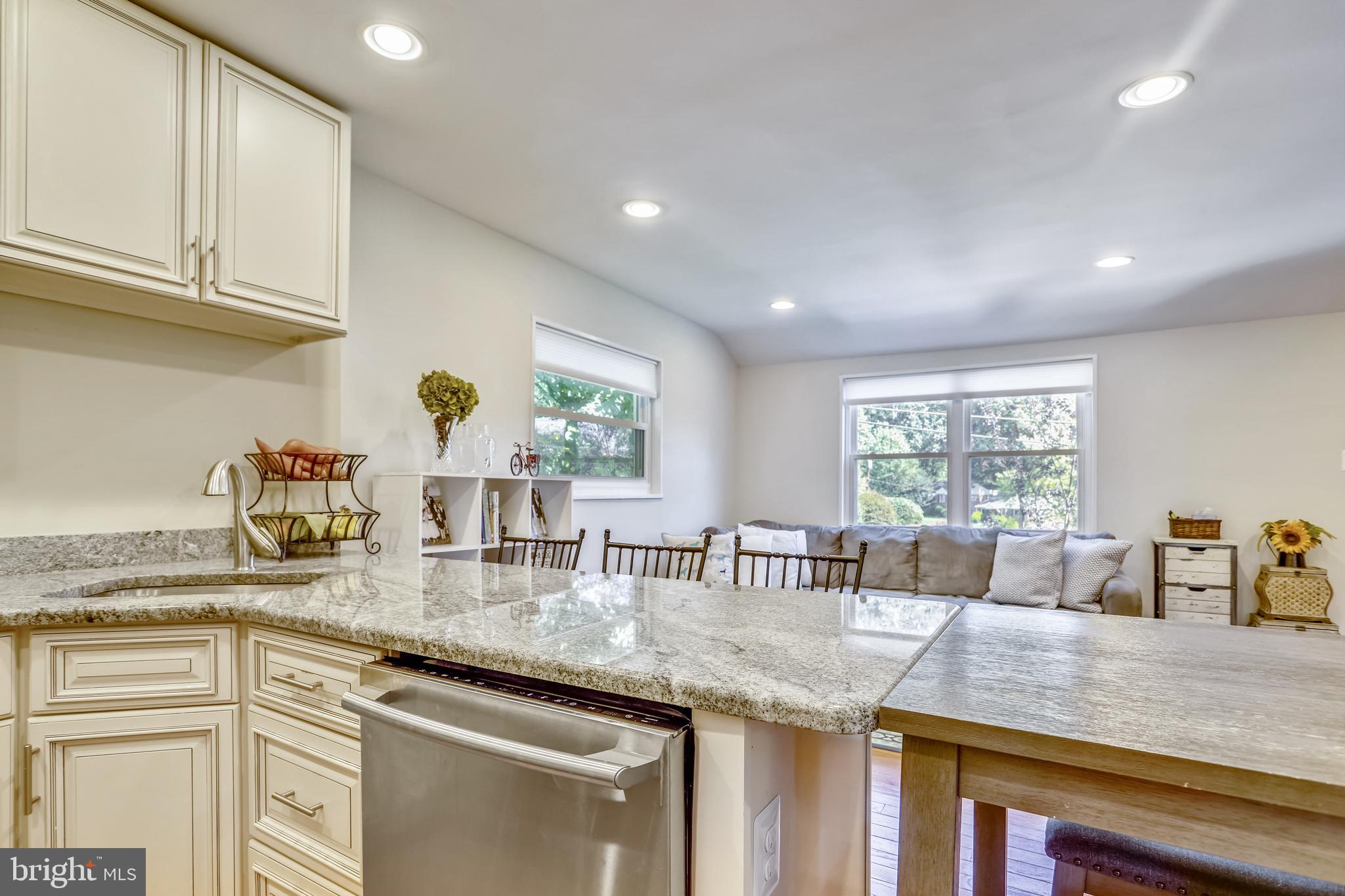 DONNA LEE GARDENS - Residential