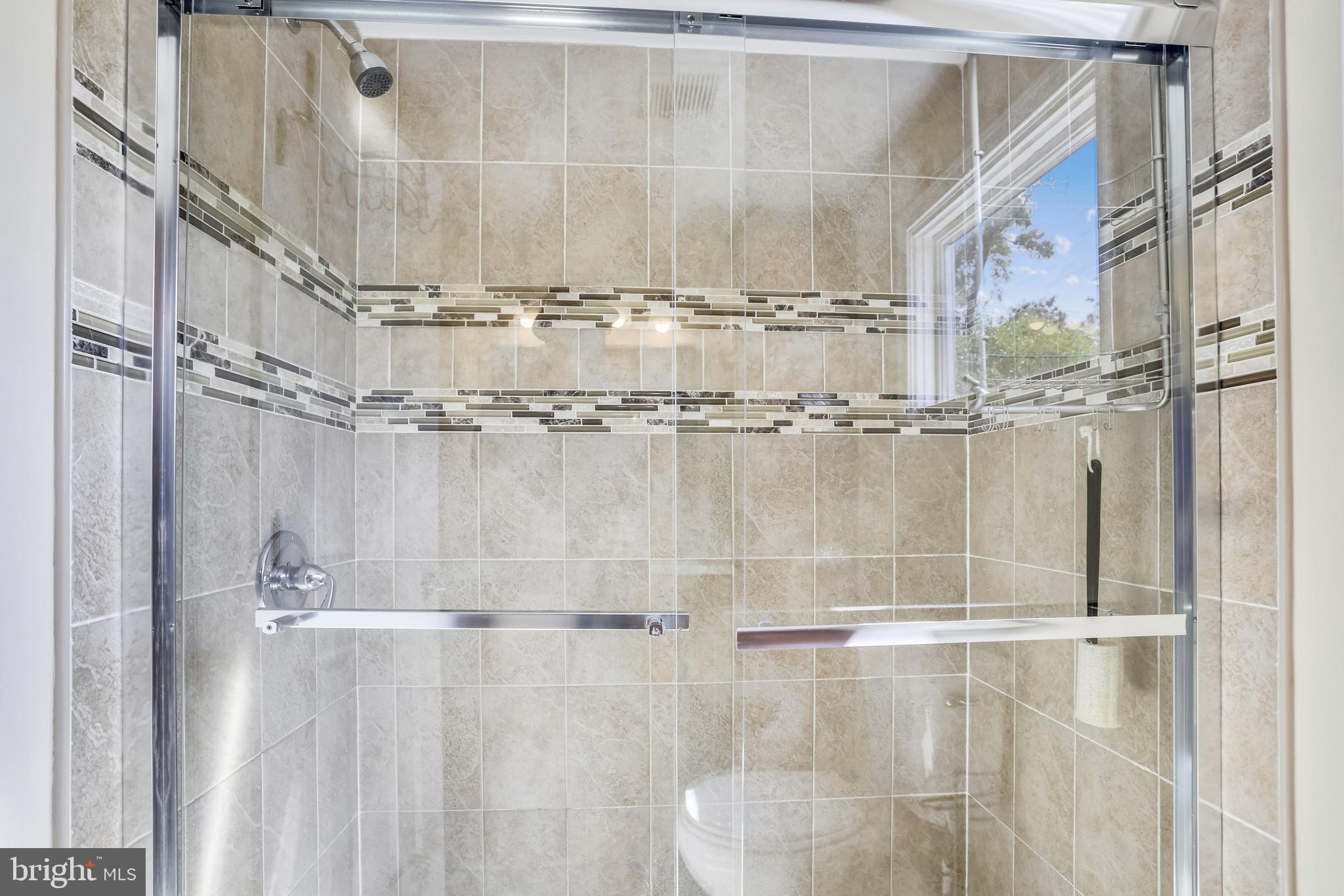 DONNA LEE GARDENS - Residential