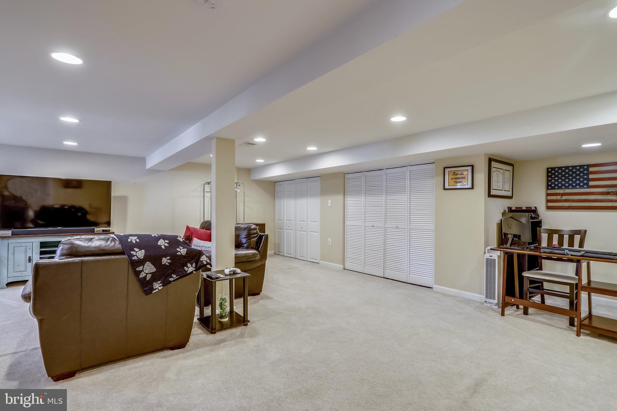 DONNA LEE GARDENS - Residential