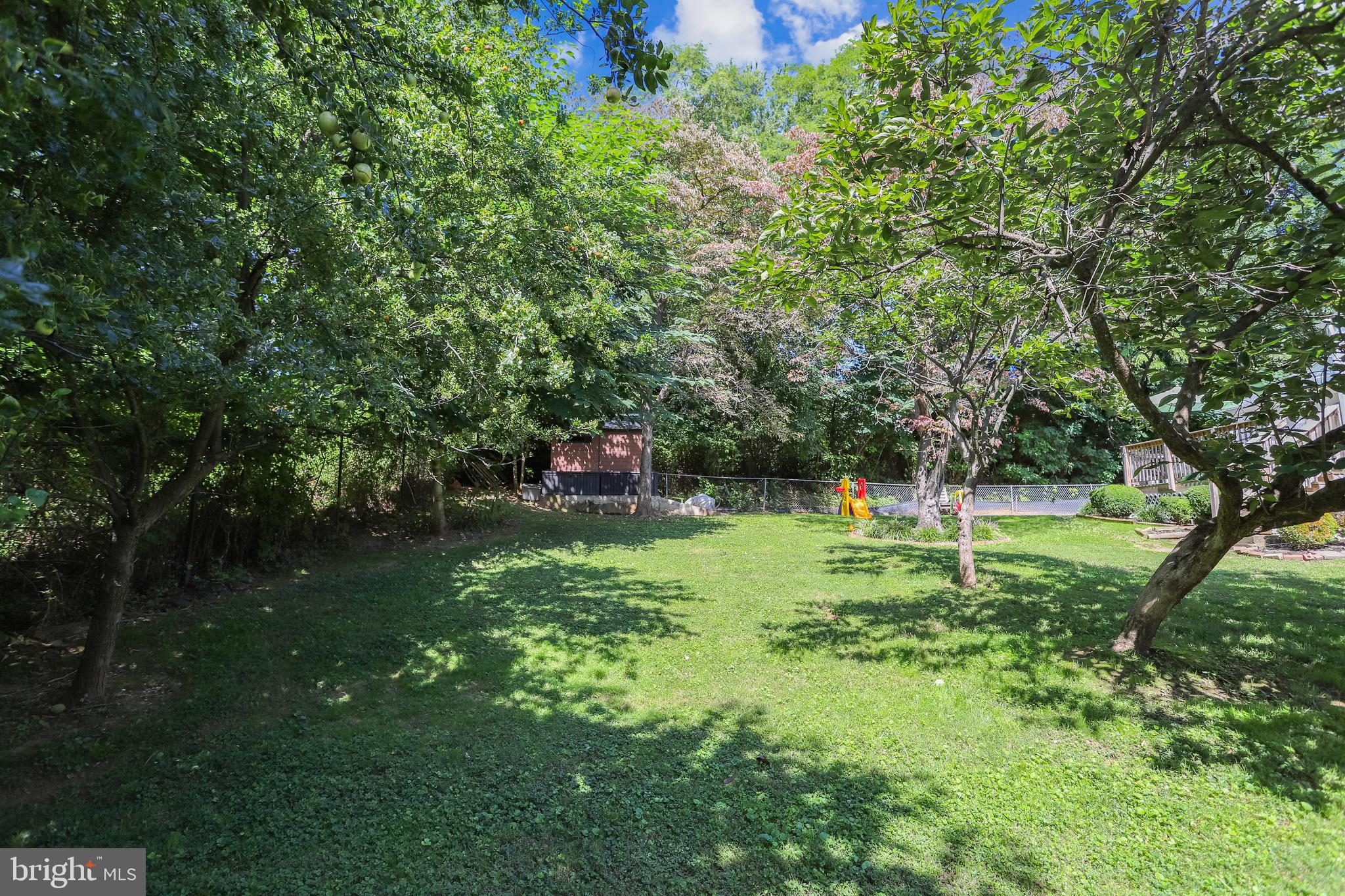 DONNA LEE GARDENS - Residential