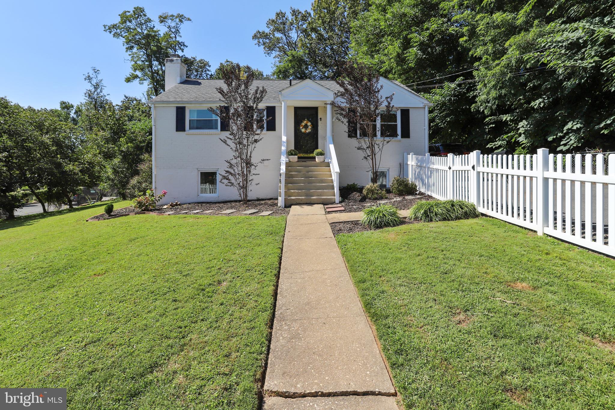 DONNA LEE GARDENS - Residential