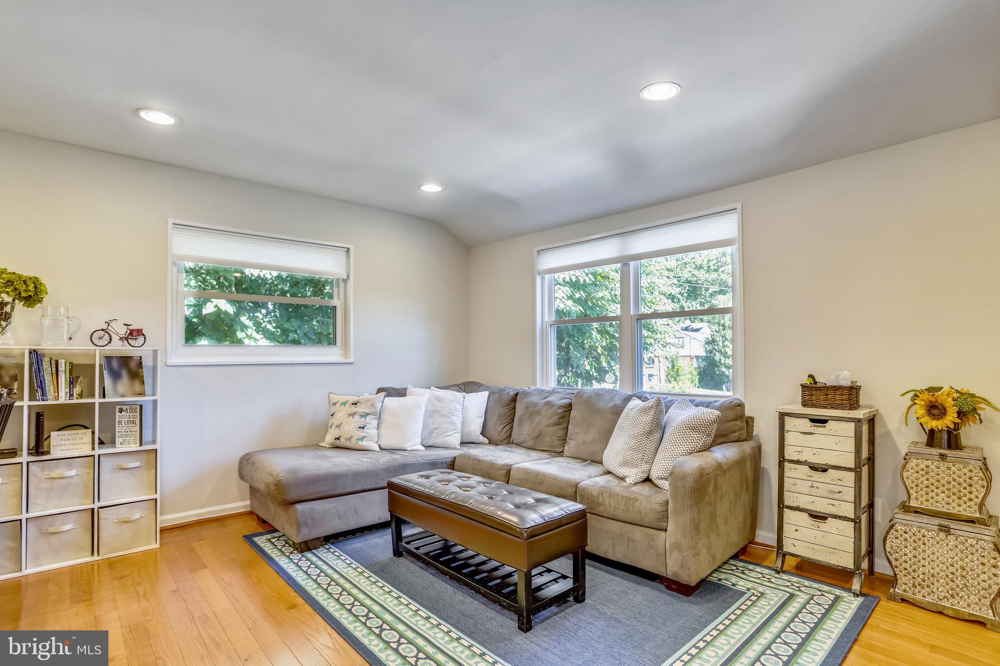 DONNA LEE GARDENS - Residential