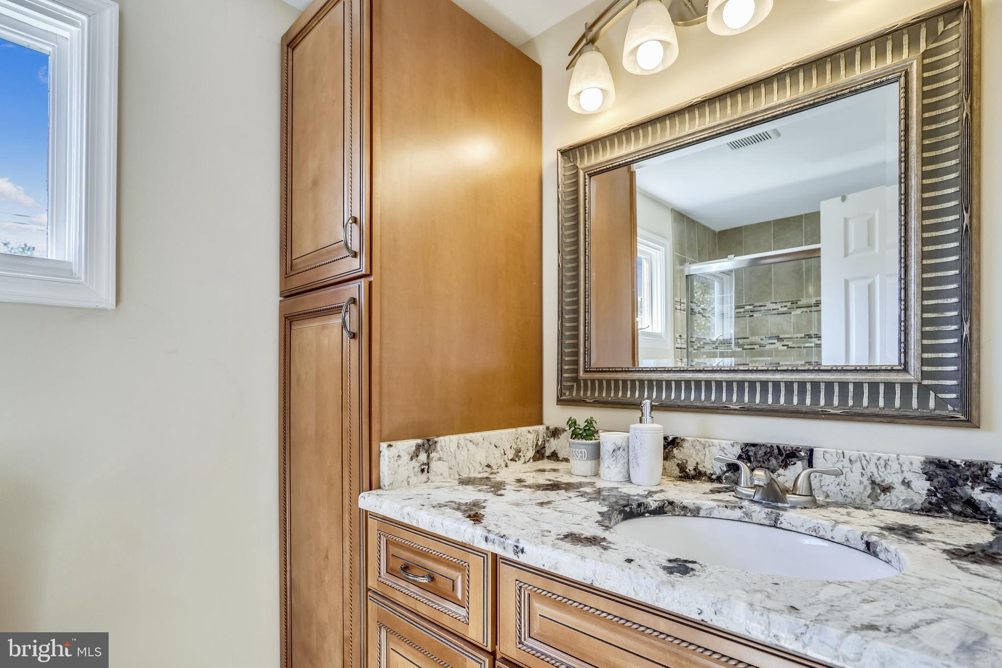 DONNA LEE GARDENS - Residential