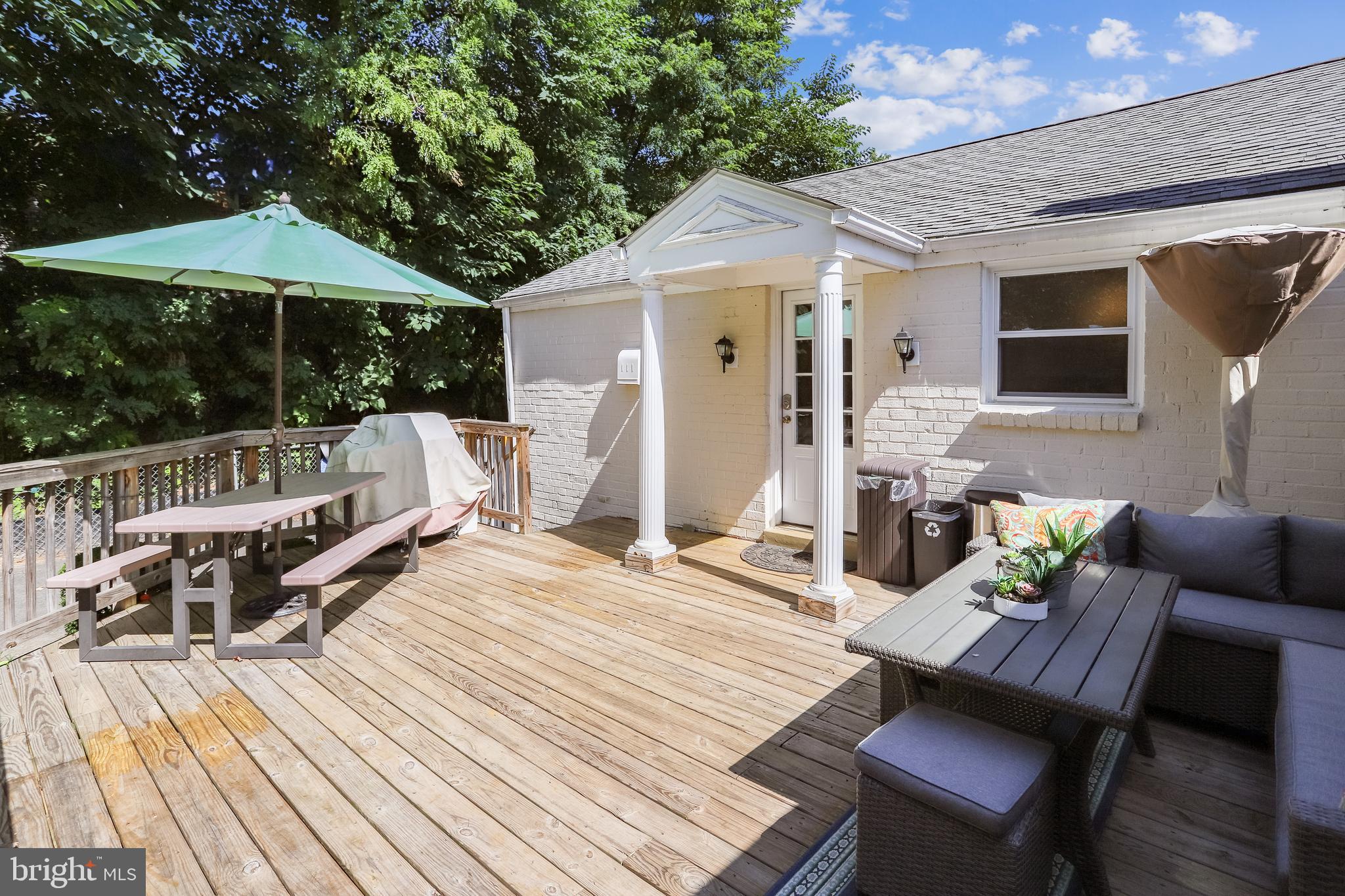 DONNA LEE GARDENS - Residential
