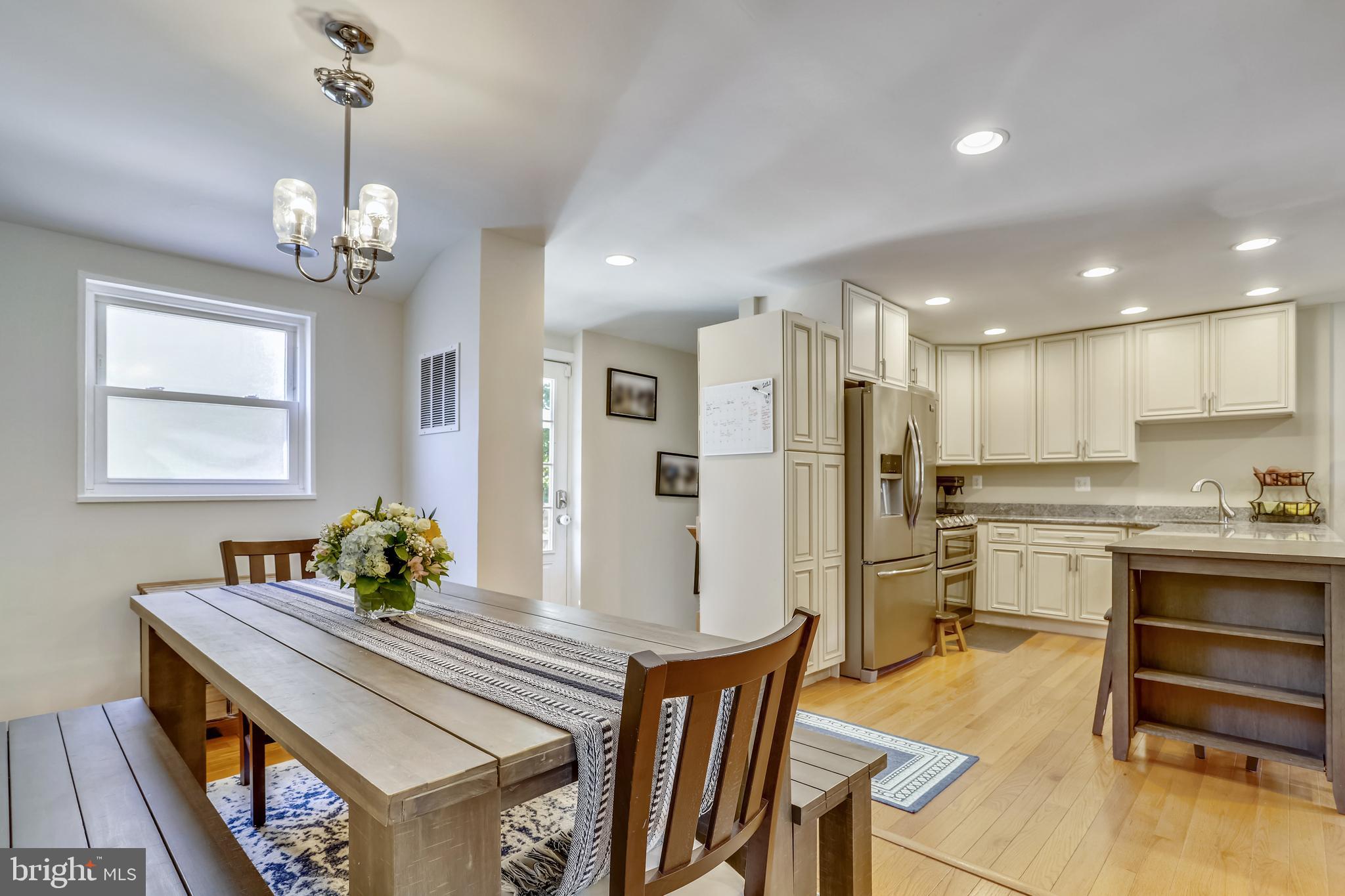 DONNA LEE GARDENS - Residential