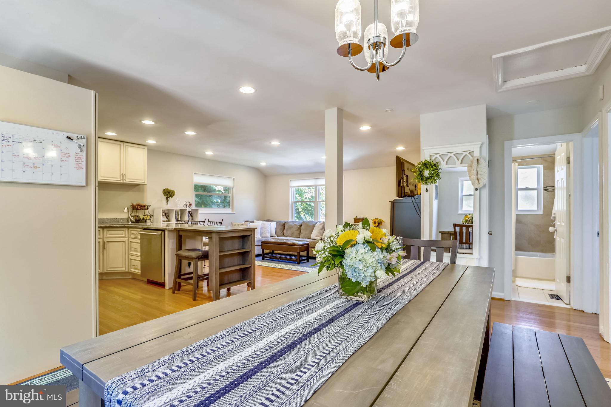 DONNA LEE GARDENS - Residential