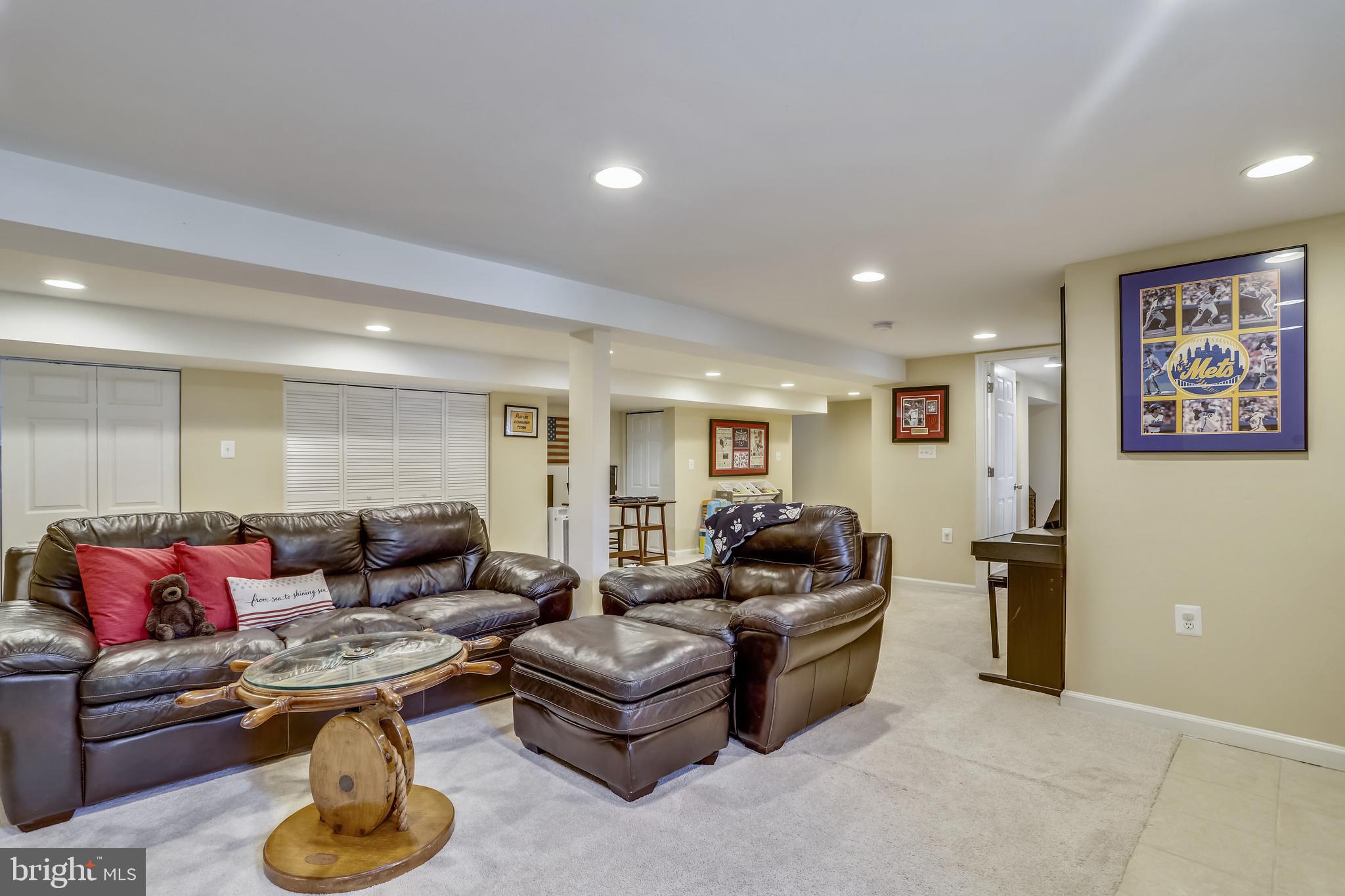 DONNA LEE GARDENS - Residential