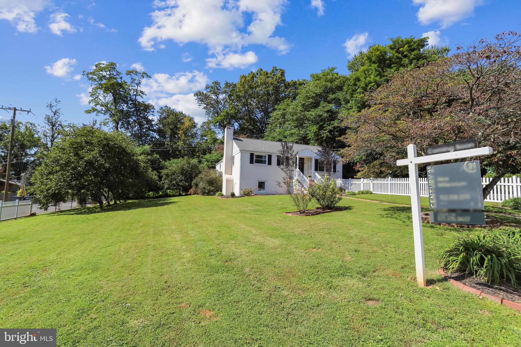 DONNA LEE GARDENS - Residential