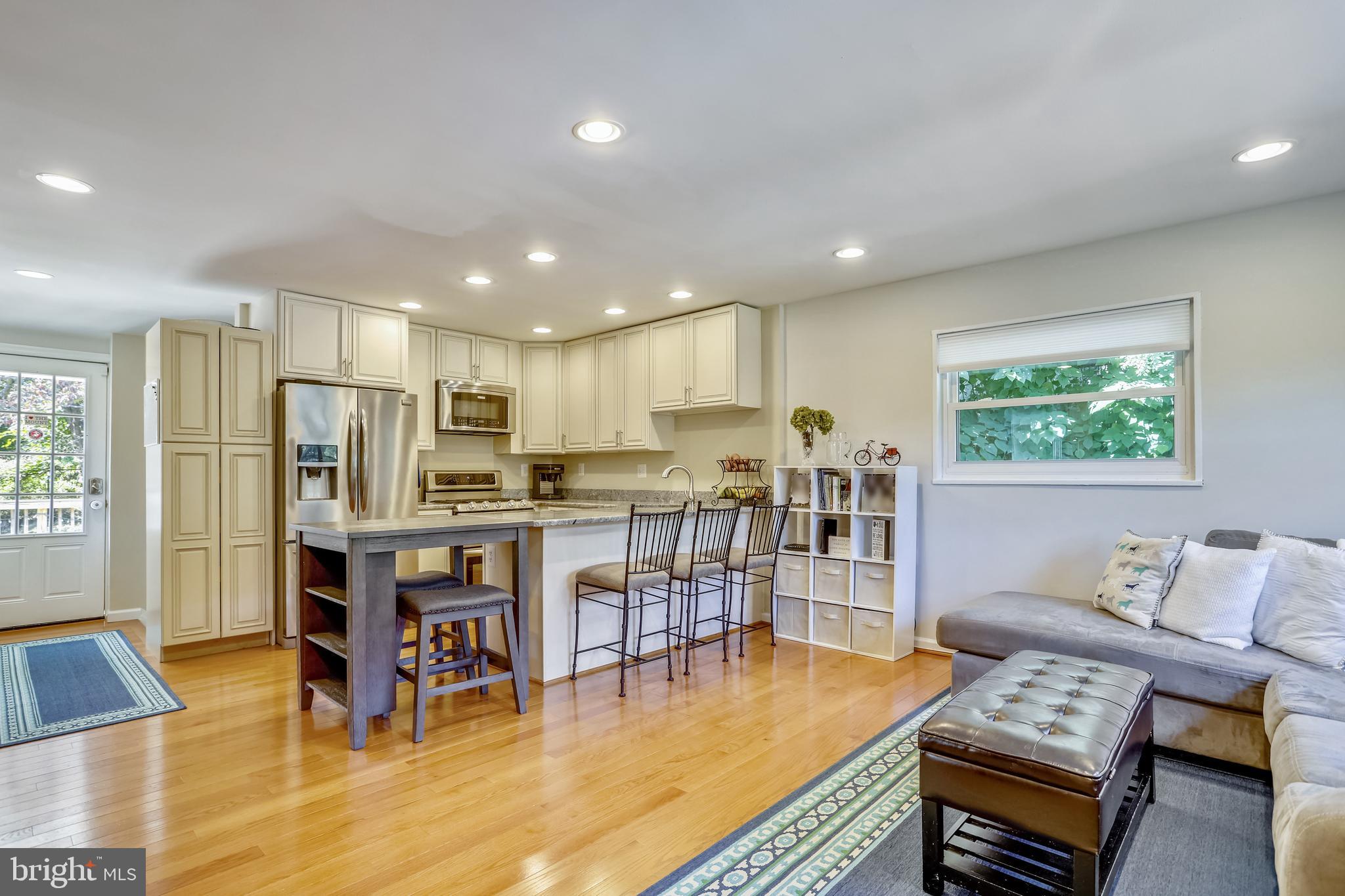 DONNA LEE GARDENS - Residential