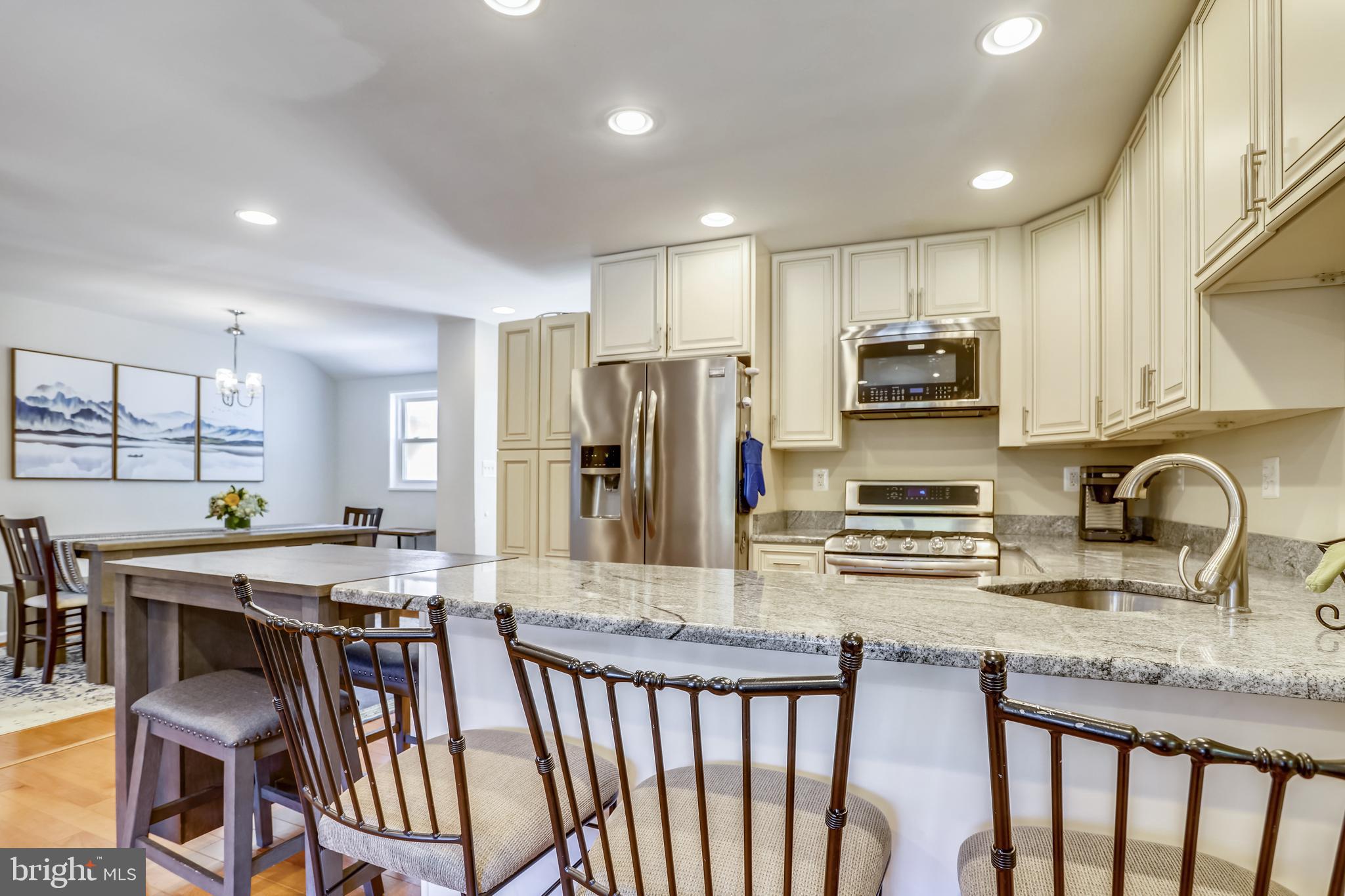 DONNA LEE GARDENS - Residential