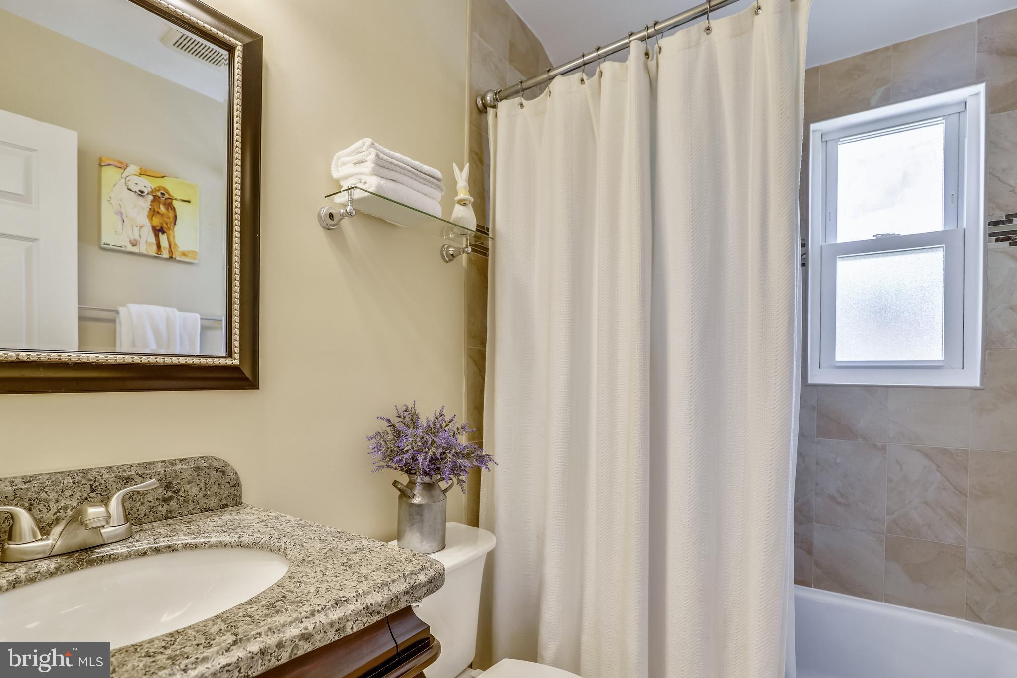 DONNA LEE GARDENS - Residential