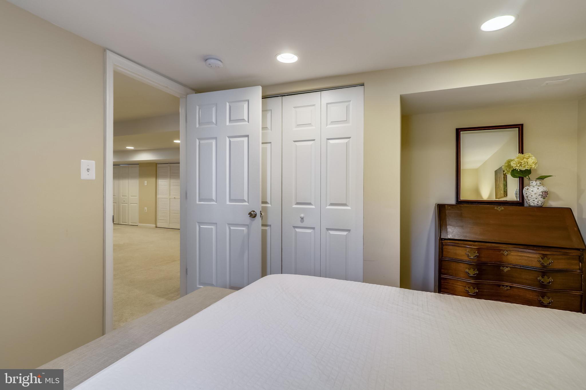 DONNA LEE GARDENS - Residential