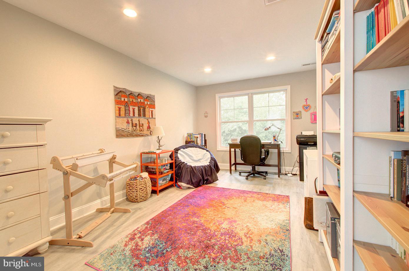 COLONIAL PARK - Residential