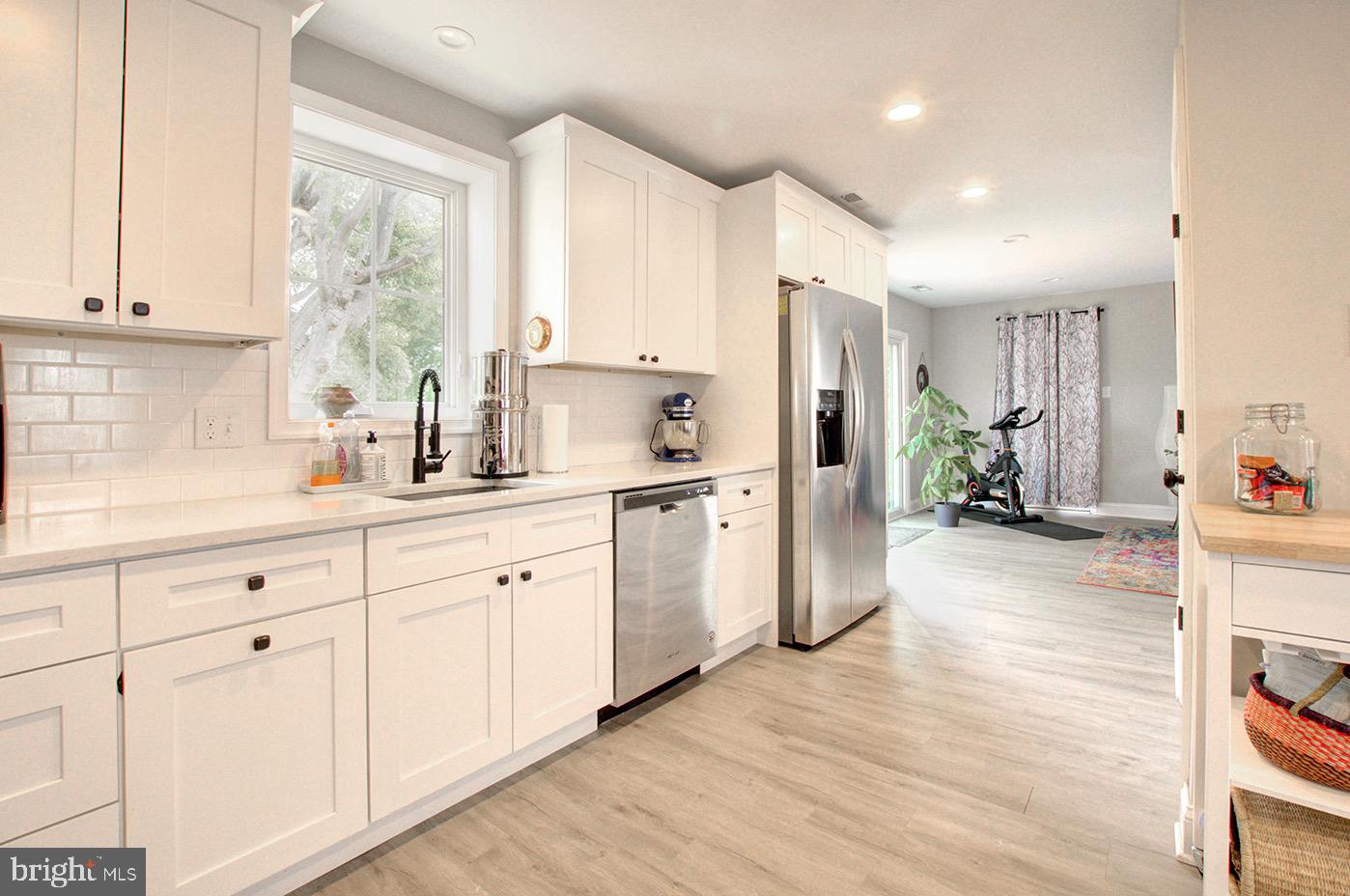 COLONIAL PARK - Residential