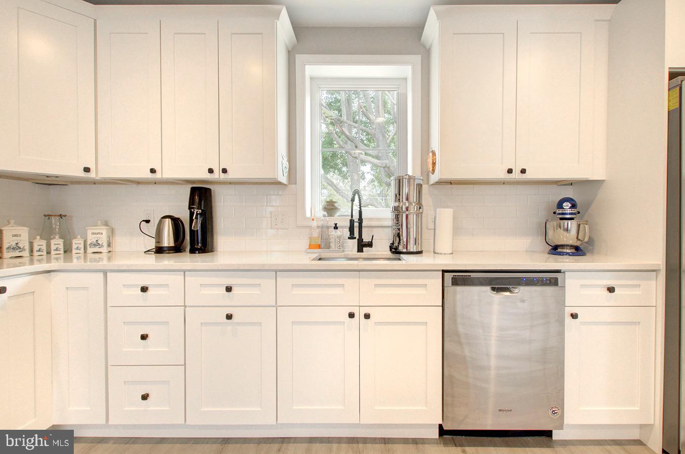 COLONIAL PARK - Residential