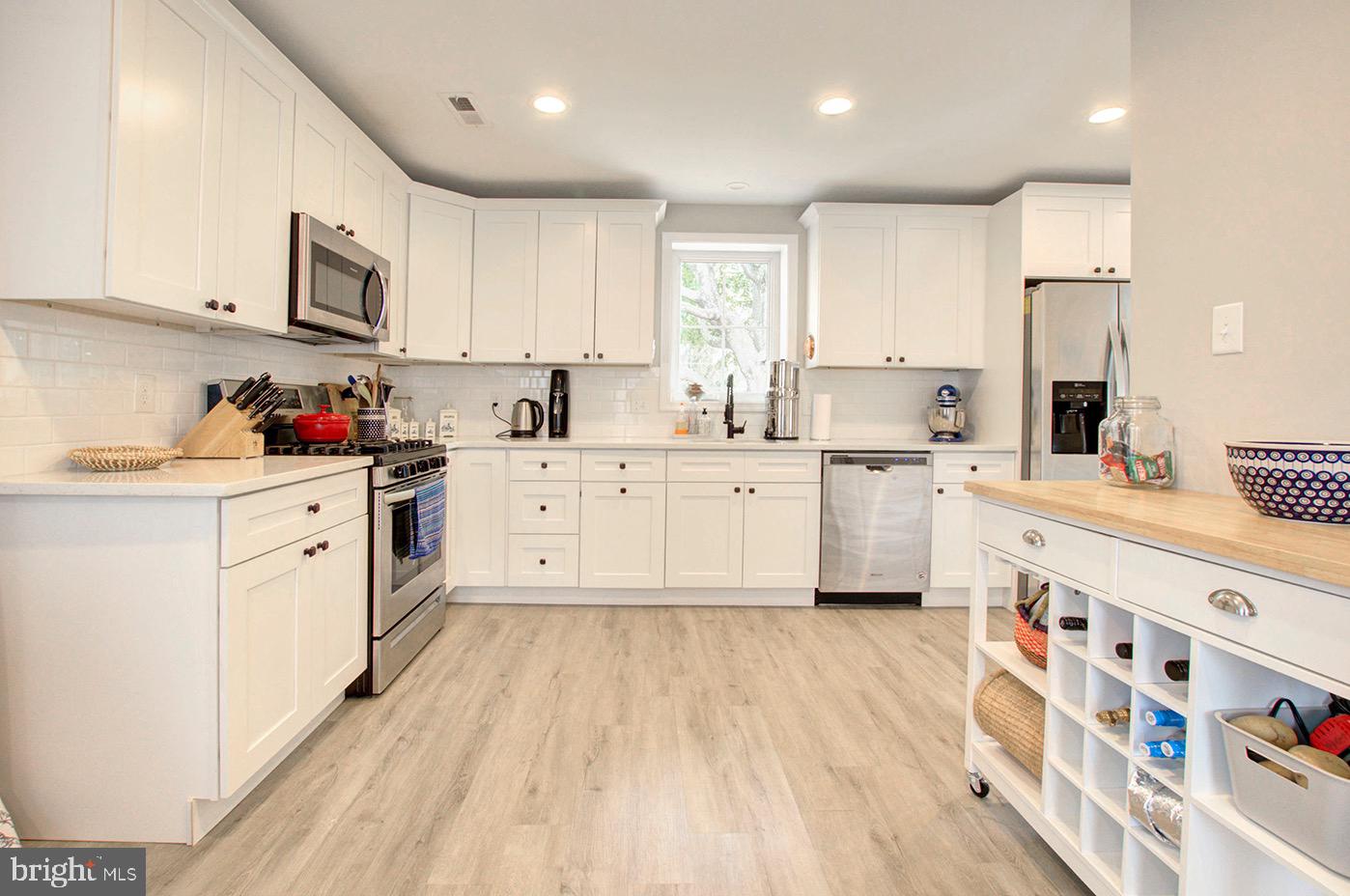 COLONIAL PARK - Residential