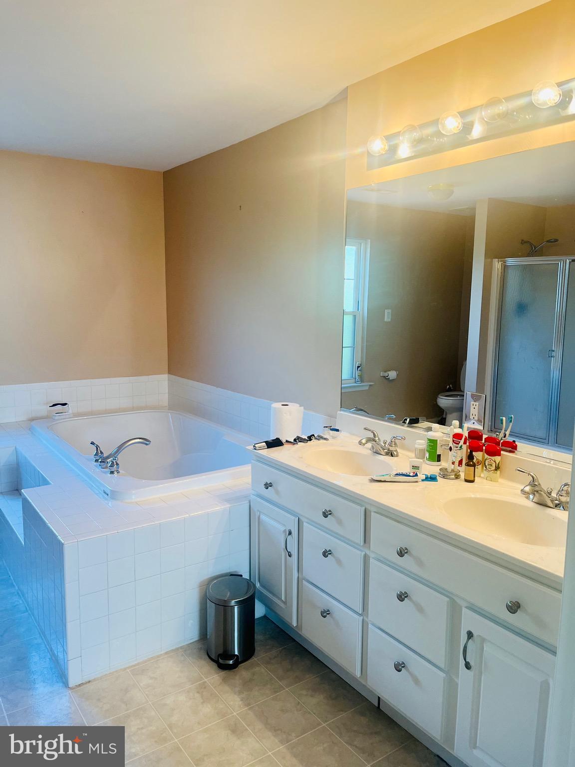 MEADOW LAKE - Residential Lease