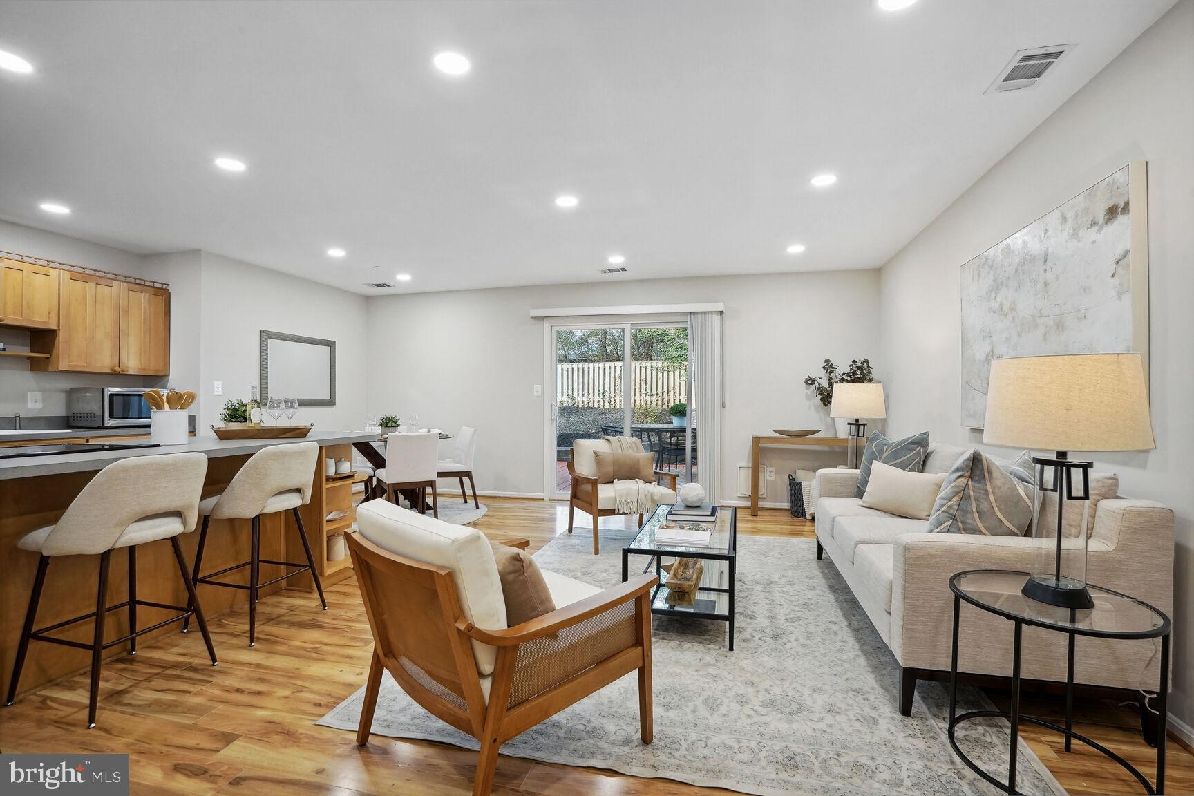 RESTON - Residential