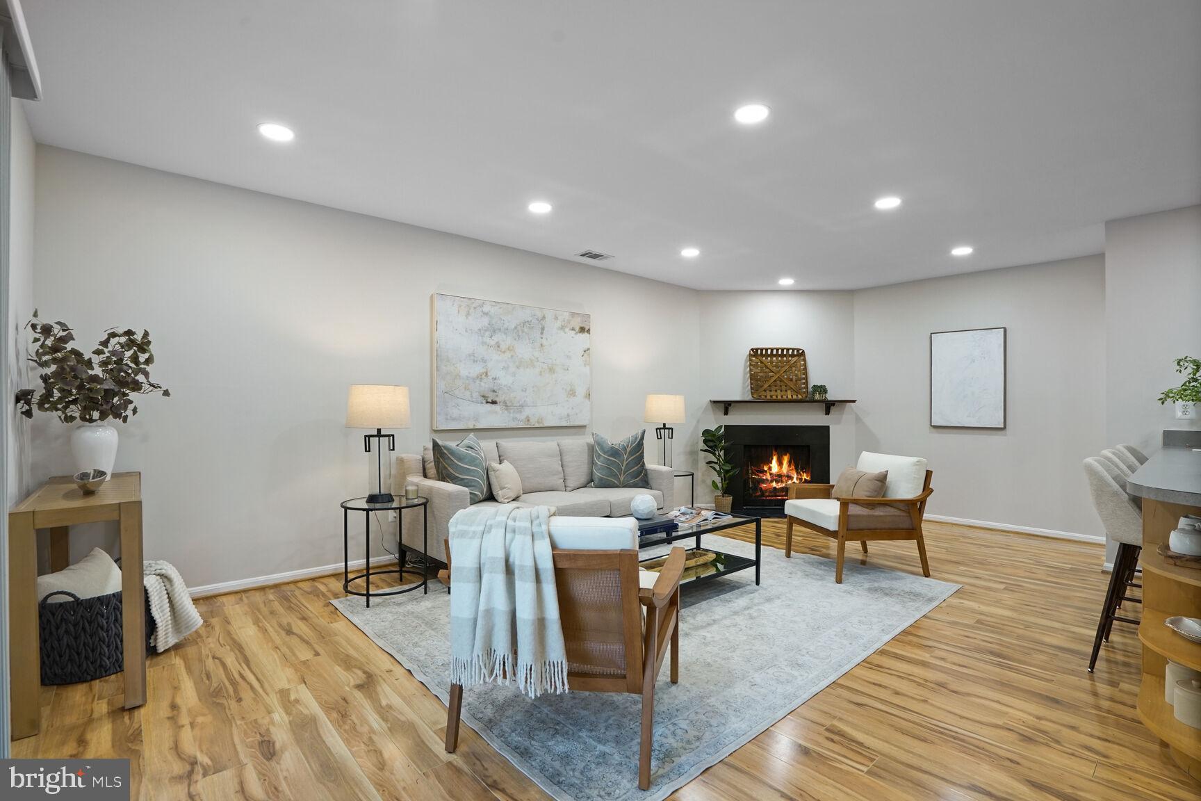 RESTON - Residential