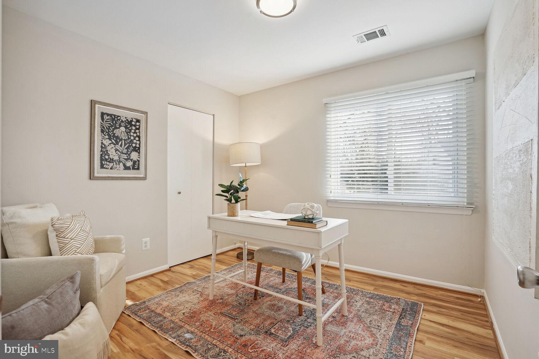 RESTON - Residential