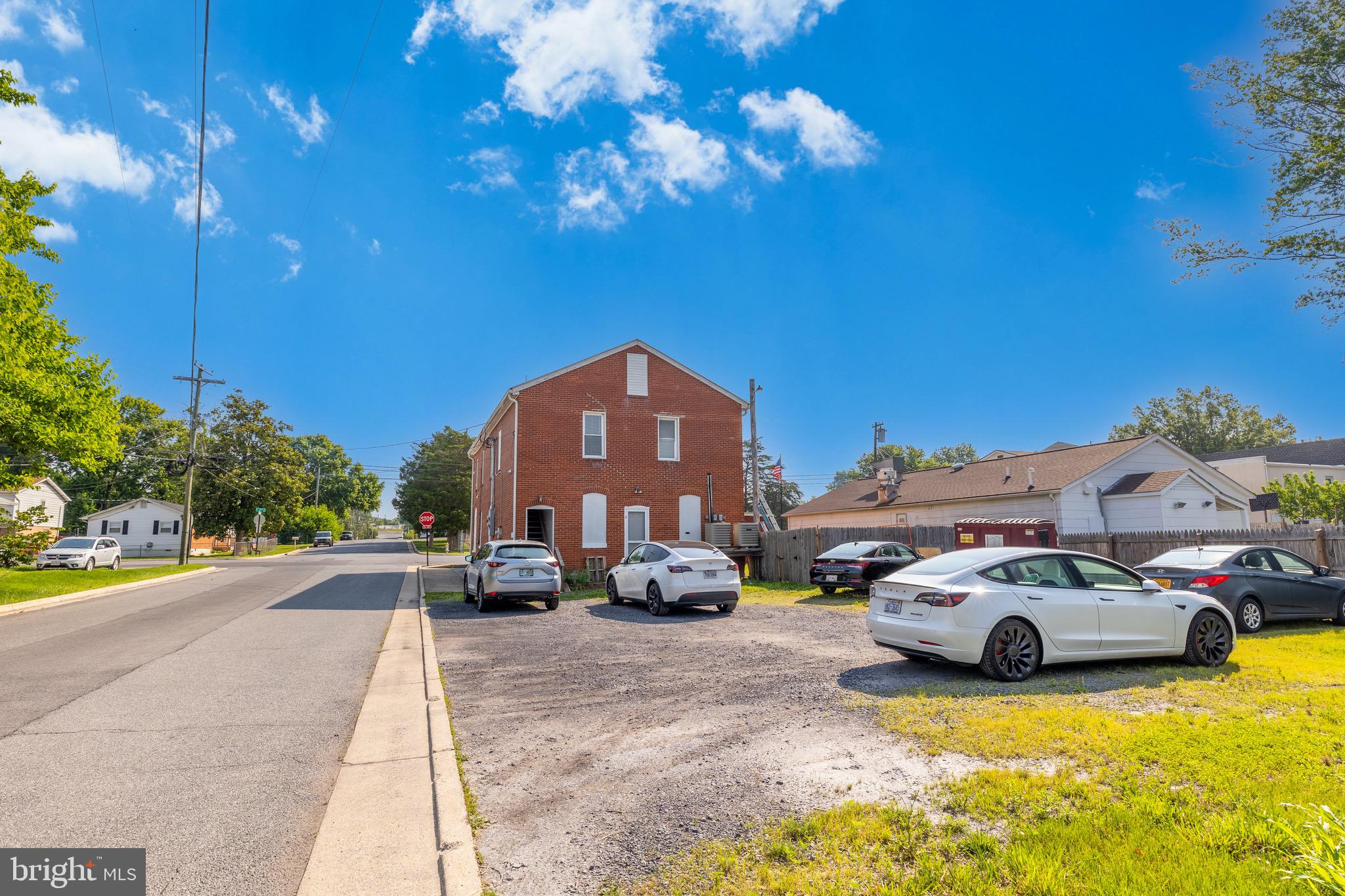 656 W 11TH STREET