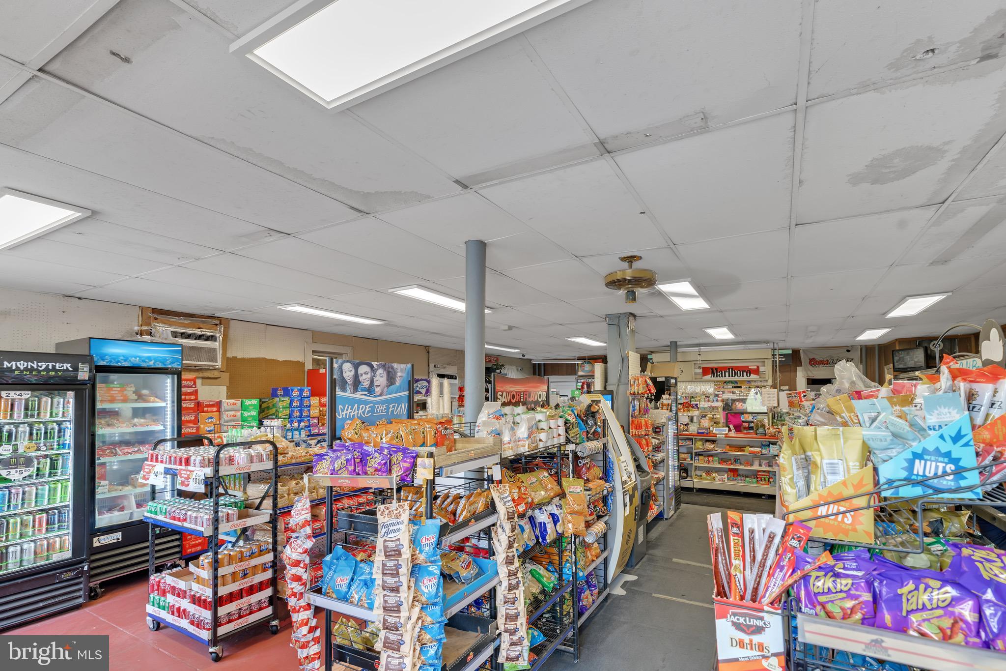 ROYAL VILLAGE - Residential