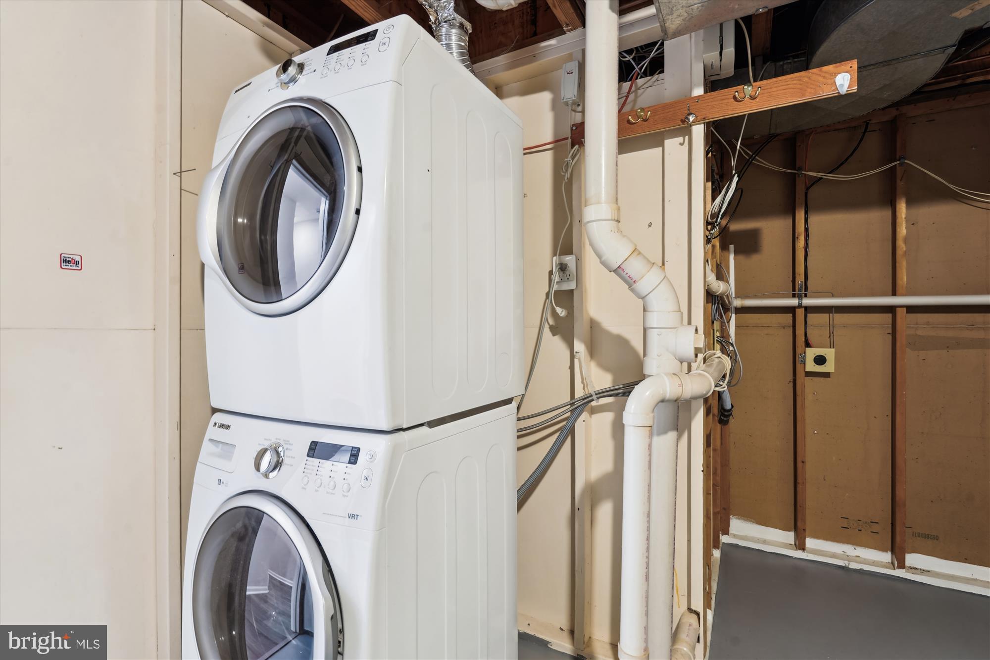 CEDARS OF TYSONS - Residential Lease