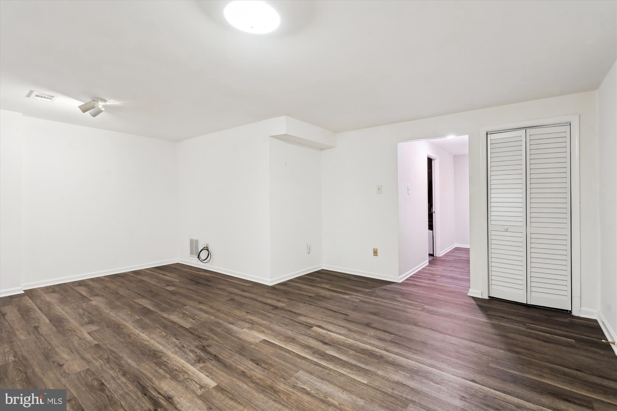 CEDARS OF TYSONS - Residential Lease