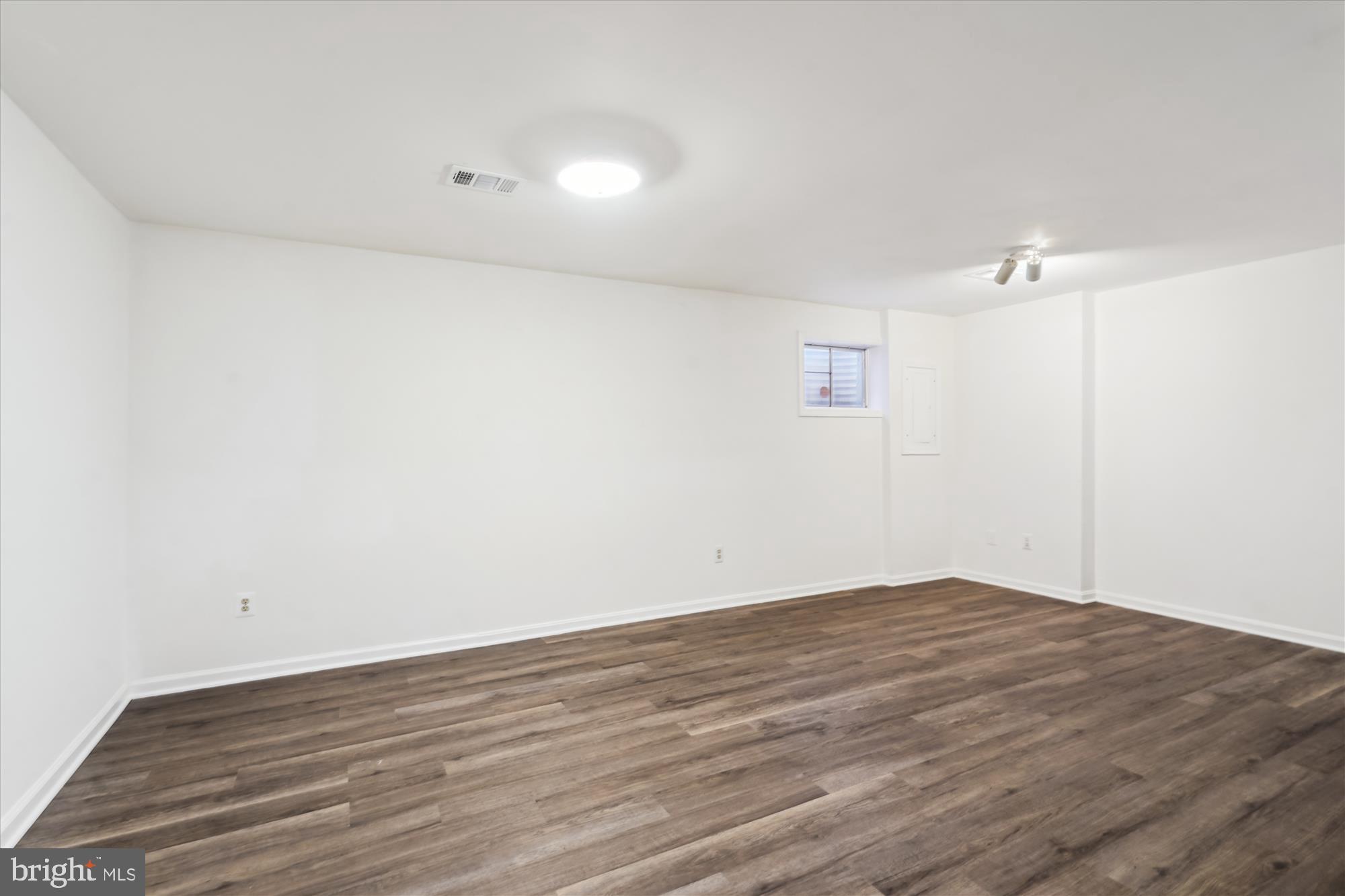 CEDARS OF TYSONS - Residential Lease