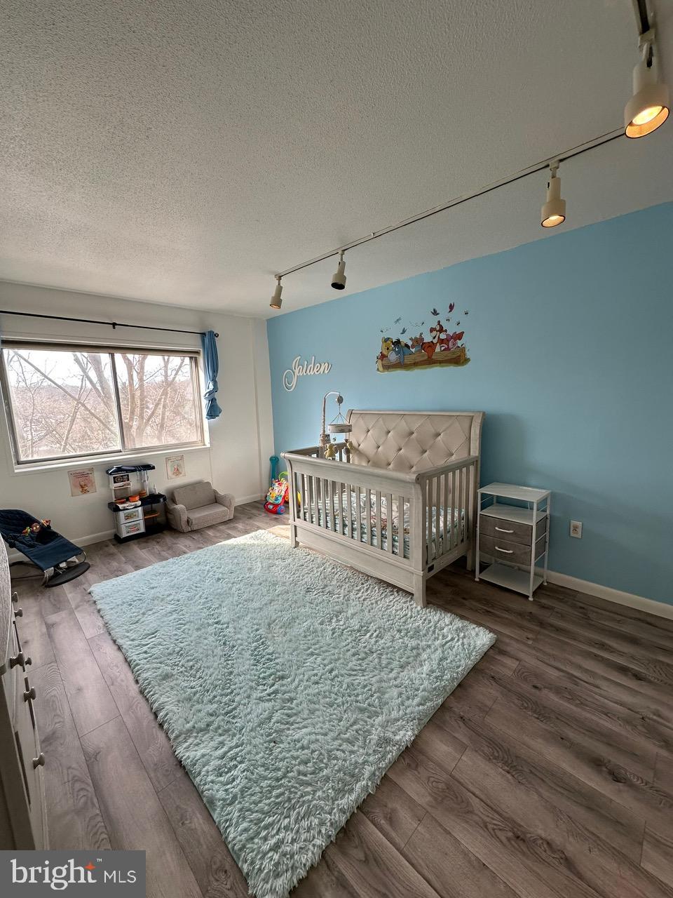 JENKINTOWN - Residential