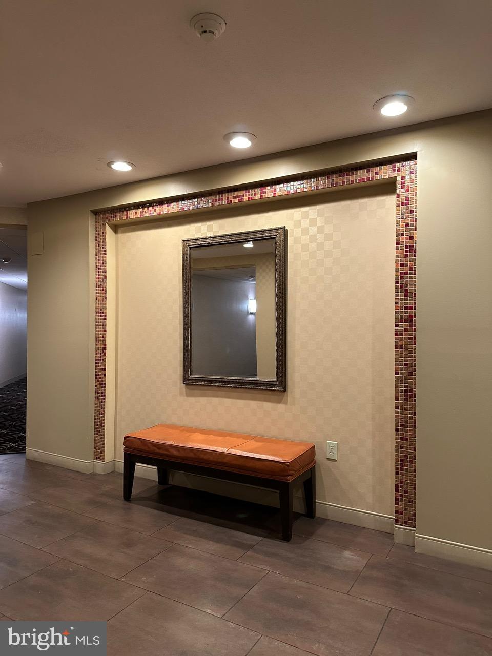 100 WEST AVENUE 525S