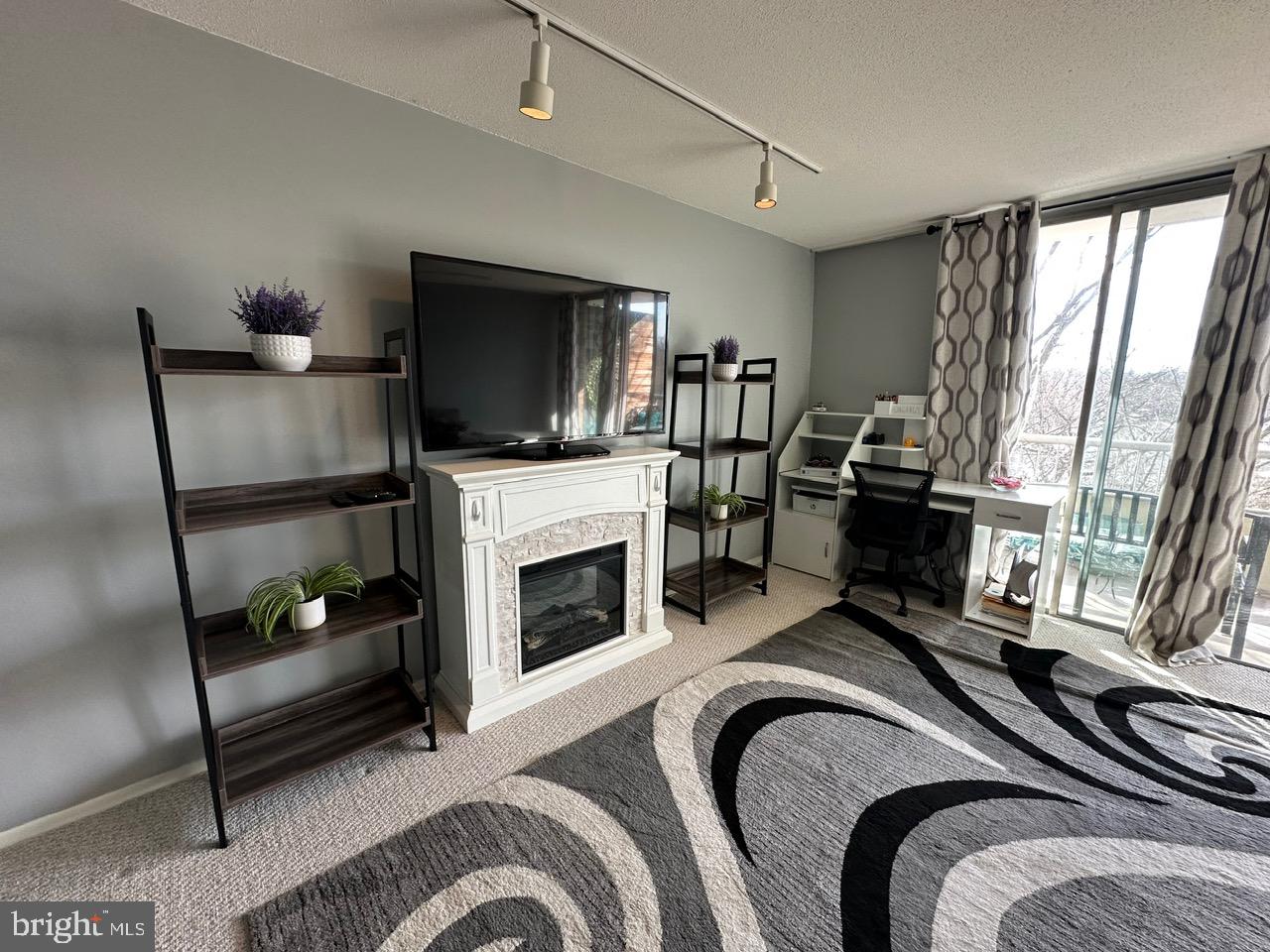 JENKINTOWN - Residential