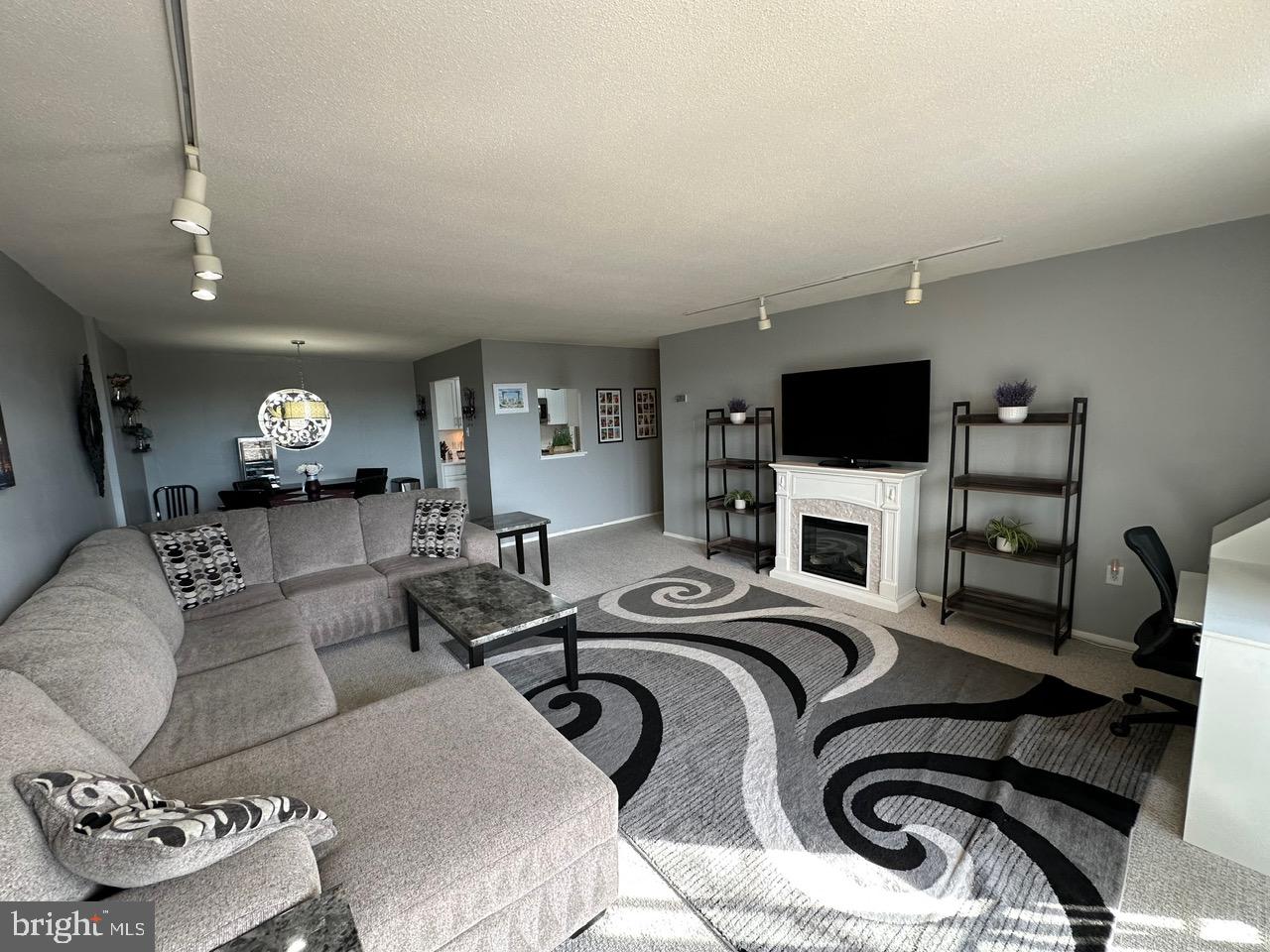 JENKINTOWN - Residential