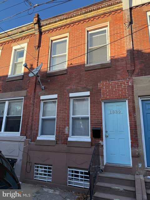 Townhouse For Sale - 1839 Sigel Street<br/> PHILADELPHIA, PA 19145