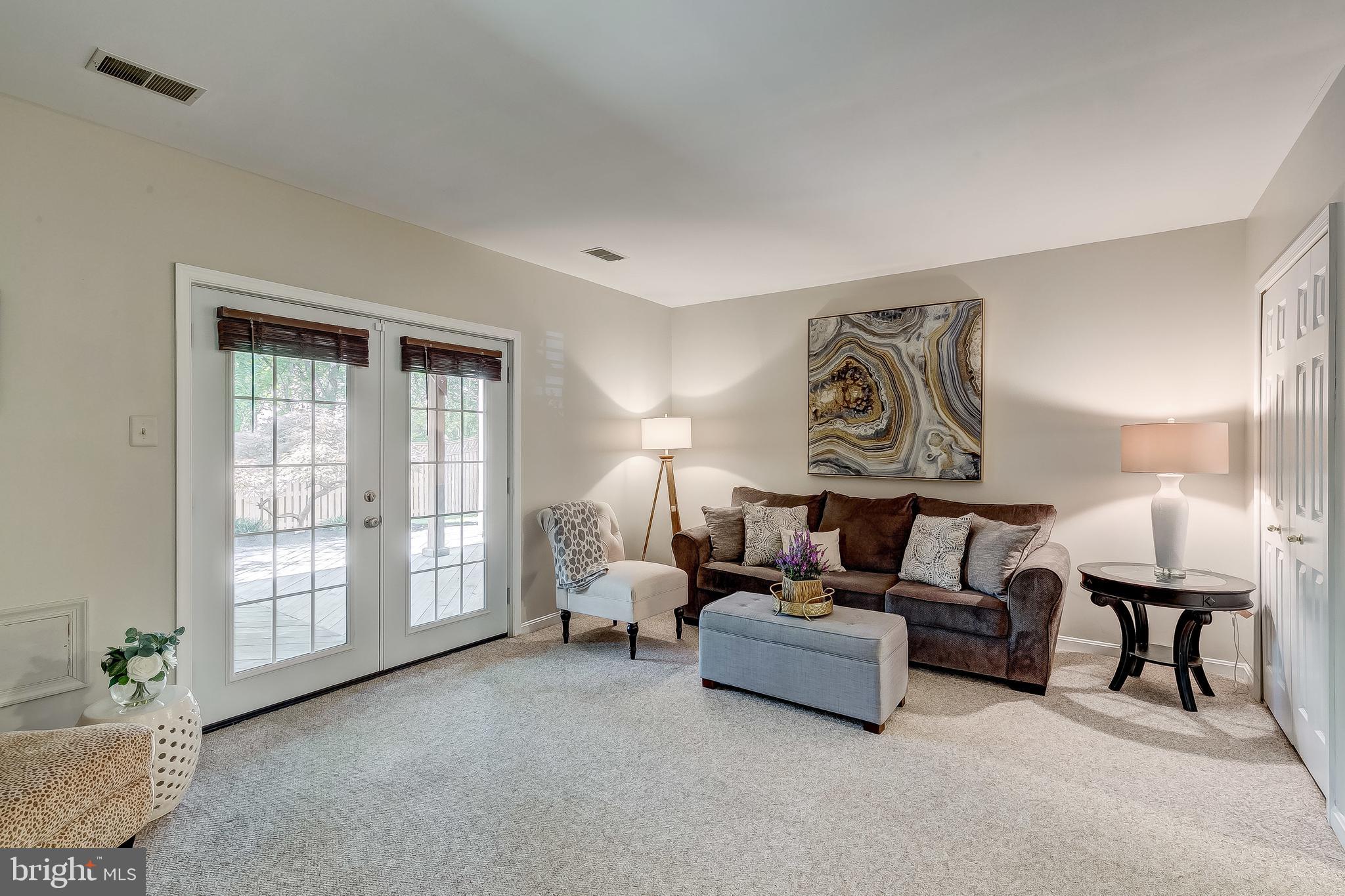 HUNTERS RUN - Residential