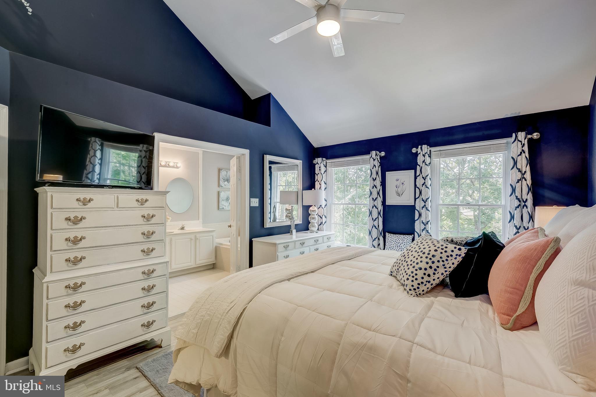 HUNTERS RUN - Residential