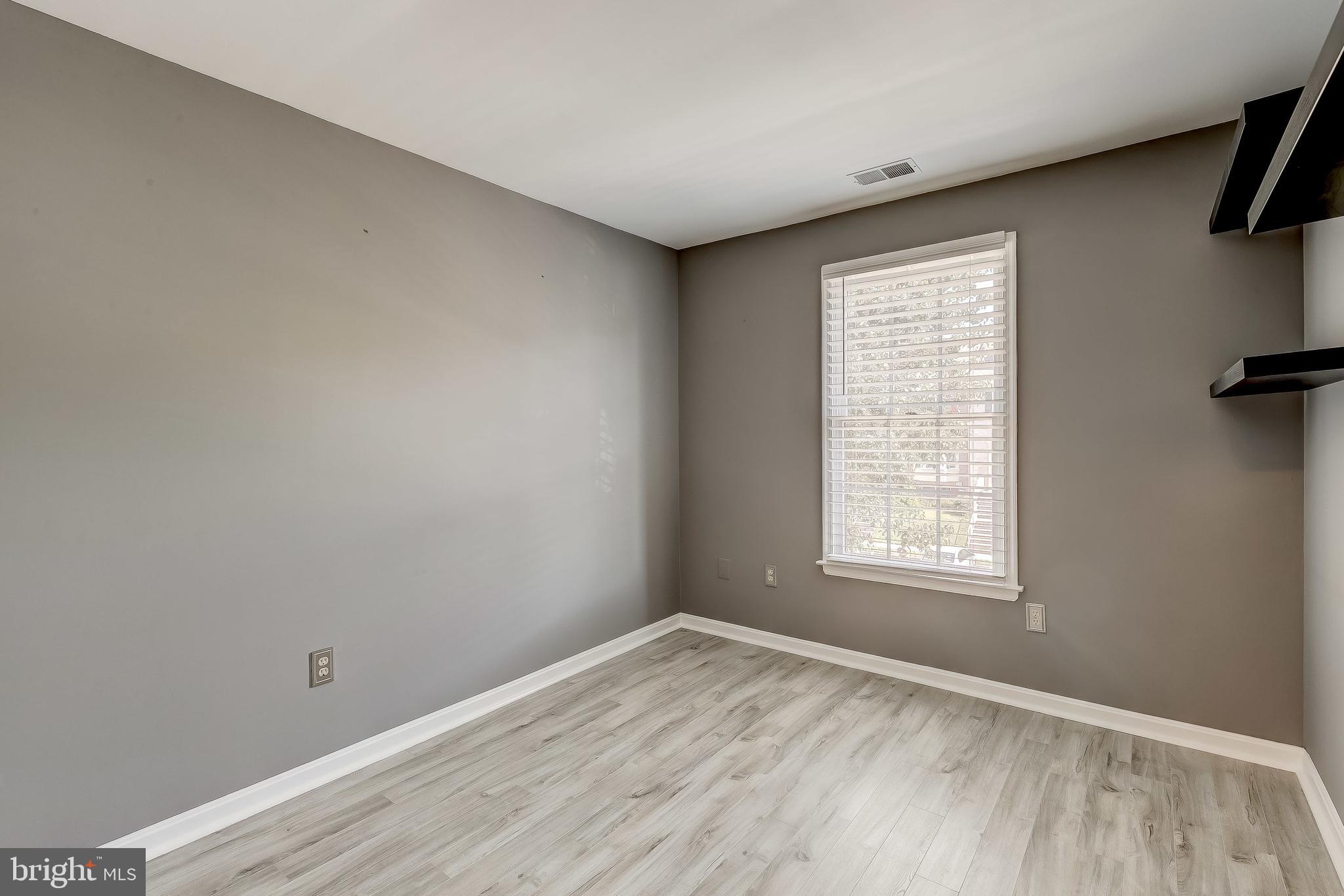 HUNTERS RUN - Residential