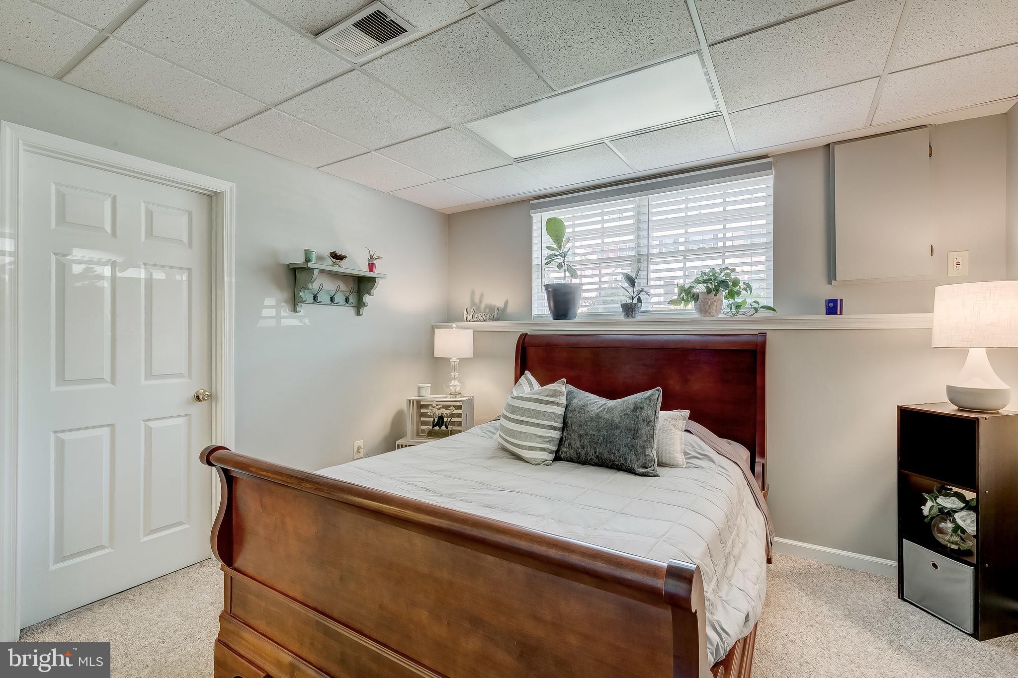 HUNTERS RUN - Residential