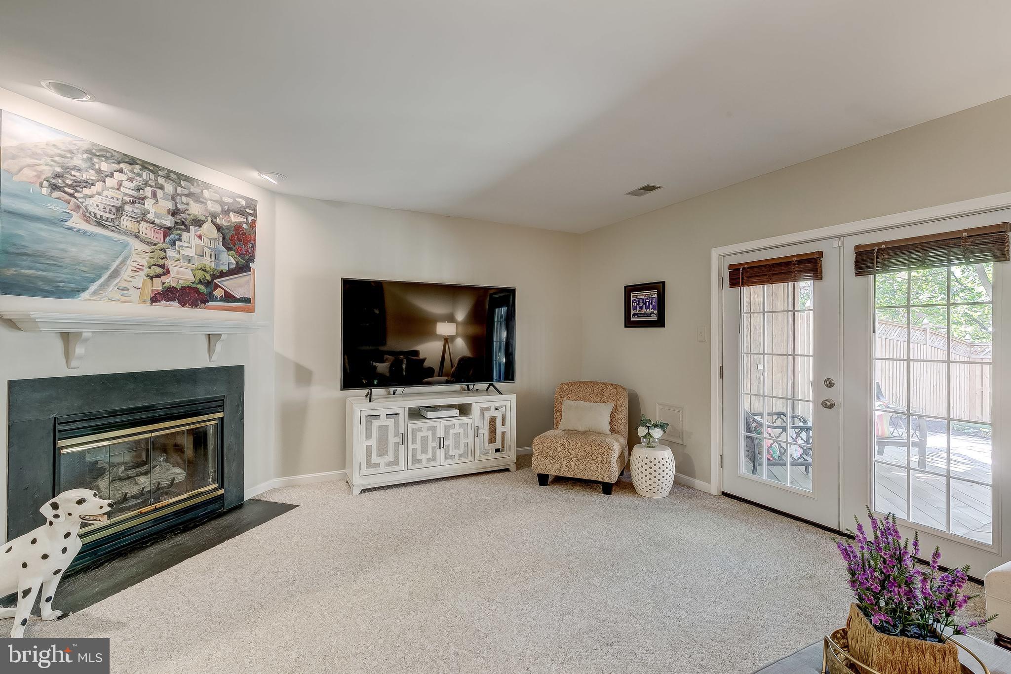 HUNTERS RUN - Residential