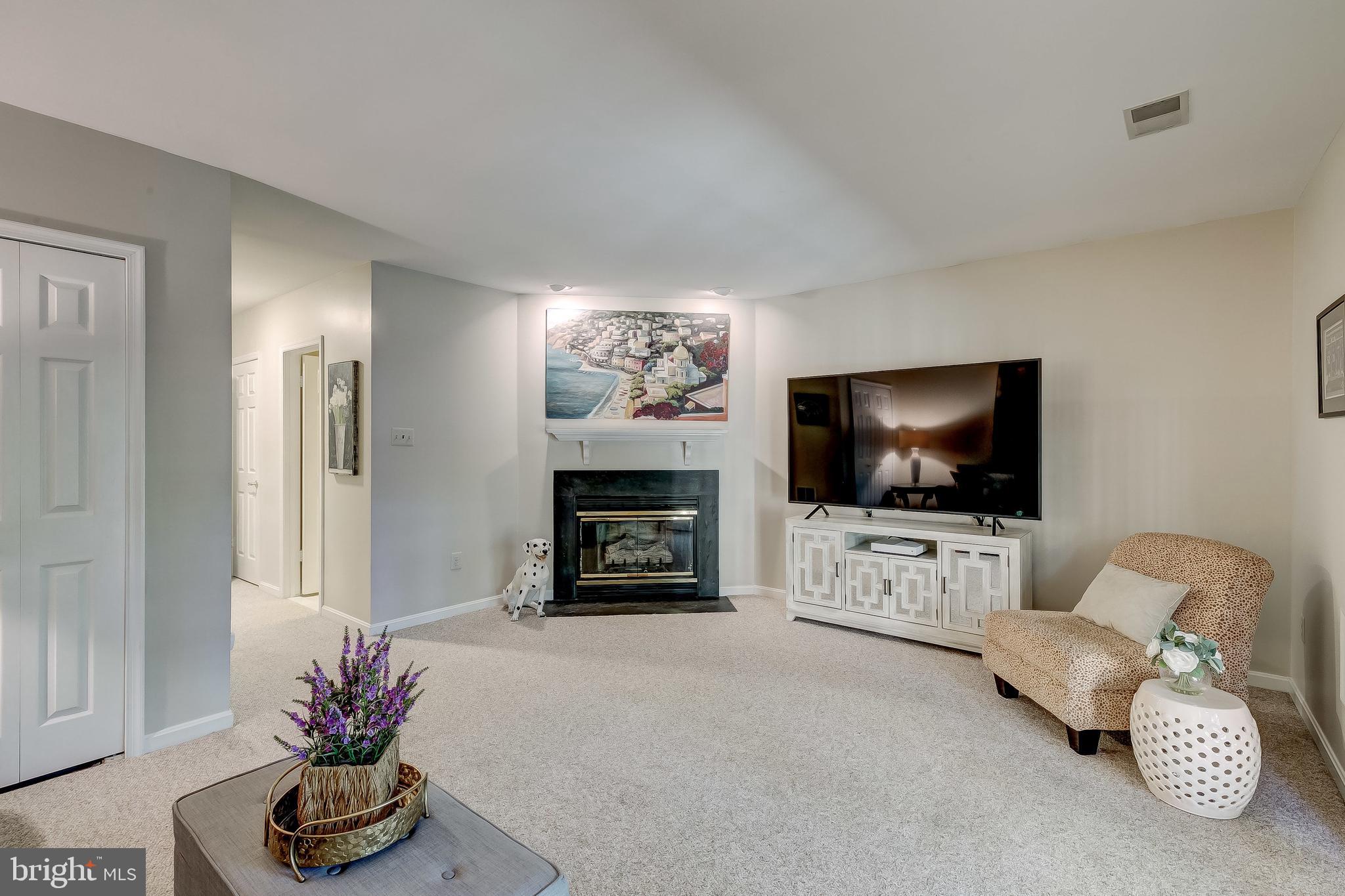 HUNTERS RUN - Residential