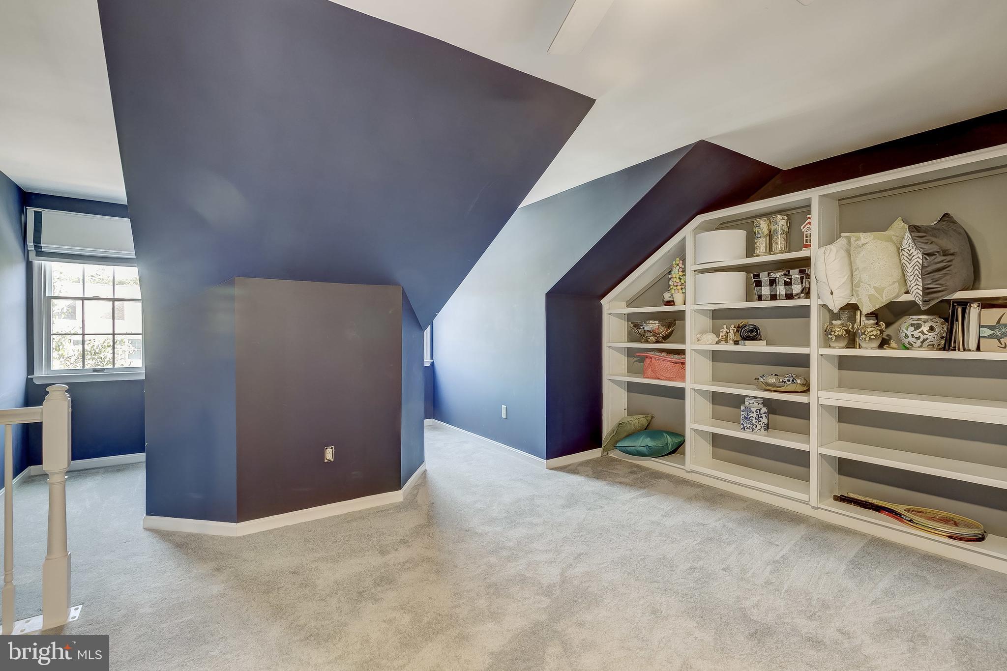 HUNTERS RUN - Residential